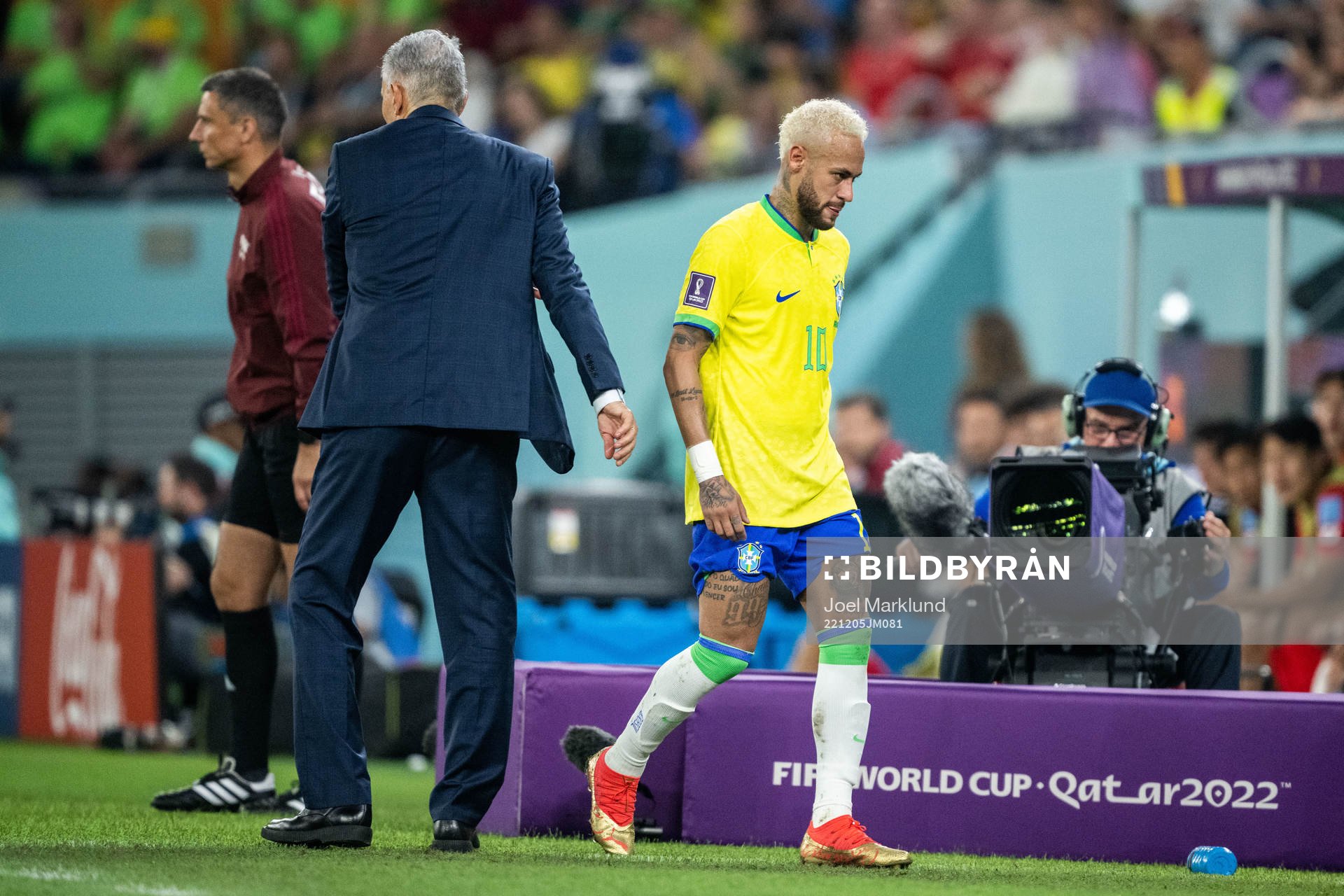 Head coach Tite and Neymar of Brazil