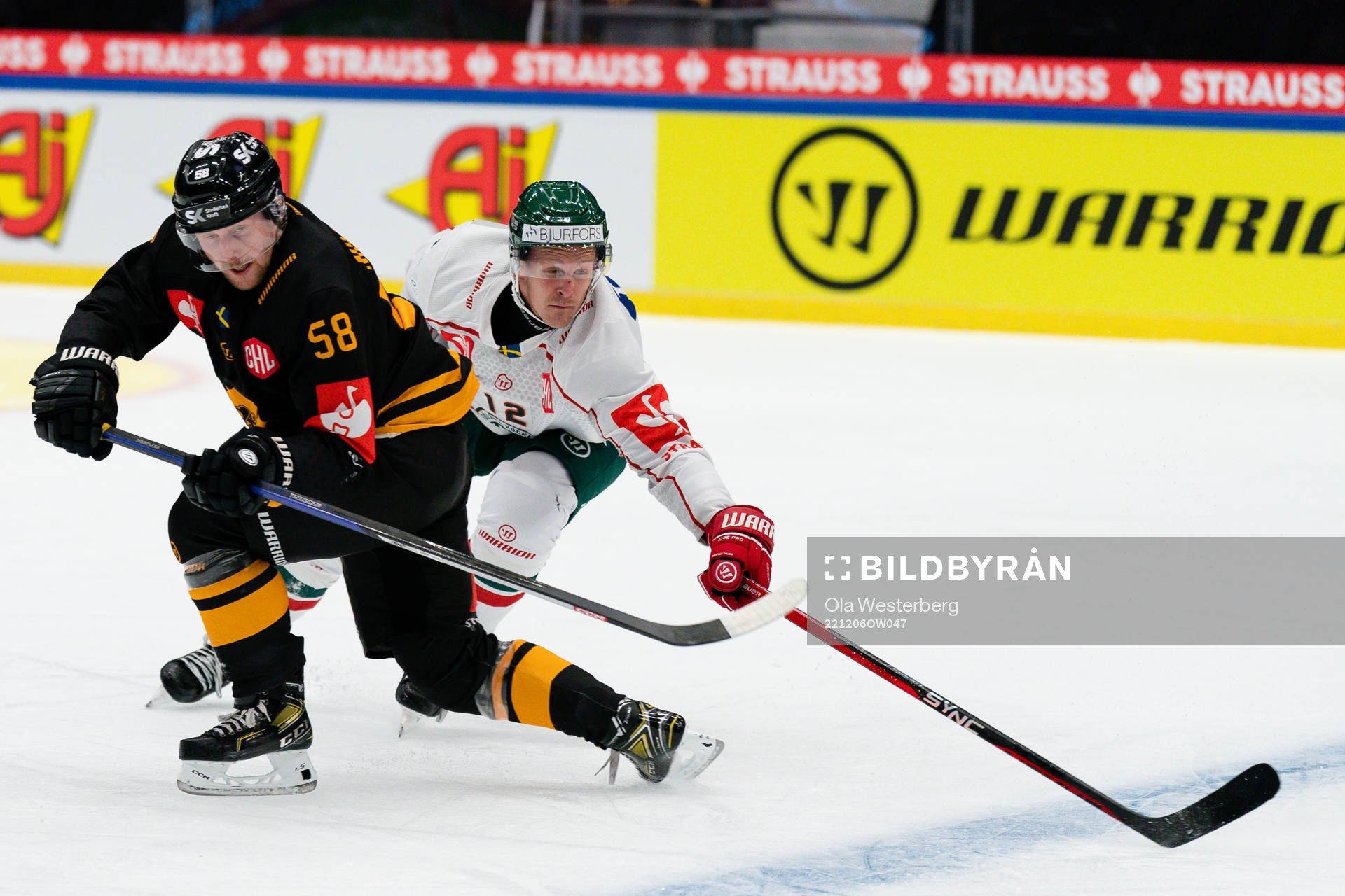 Skellefteås Oskar Nilsson och Frölundas Max Friberg