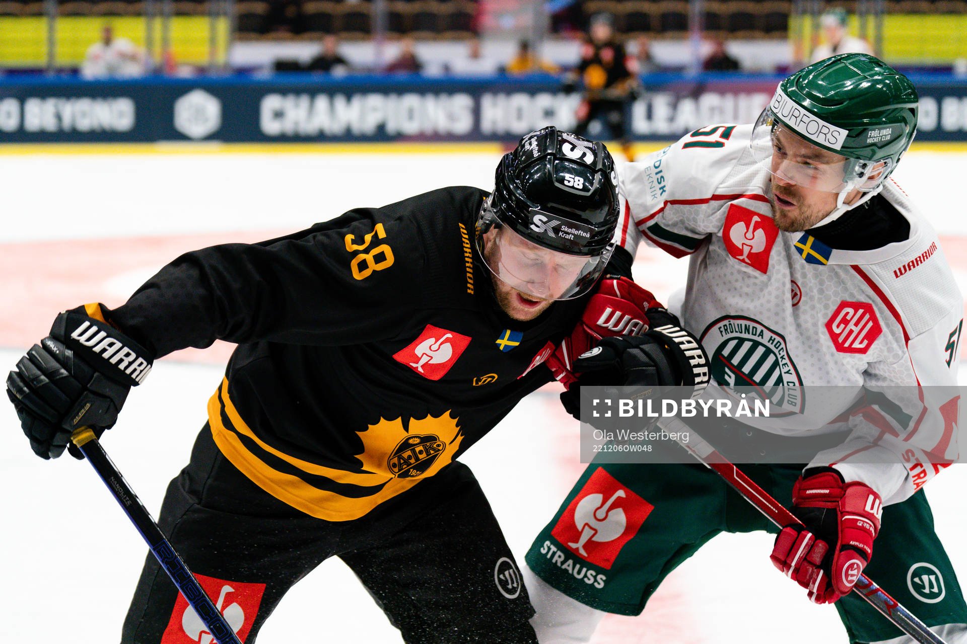 Skellefteås Oskar Nilsson och Frölundas Mats Rosseli Olsen