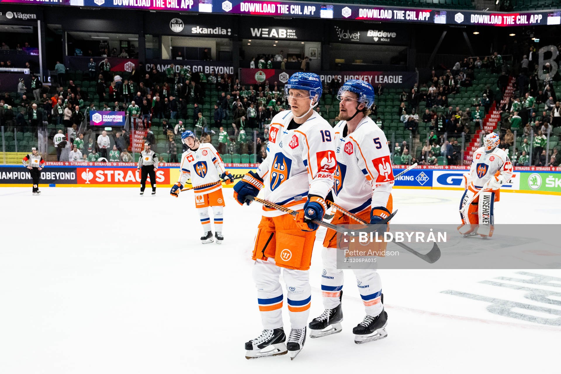 Veli Matti Savinainen and Mikael Seppälä of Tappara looks