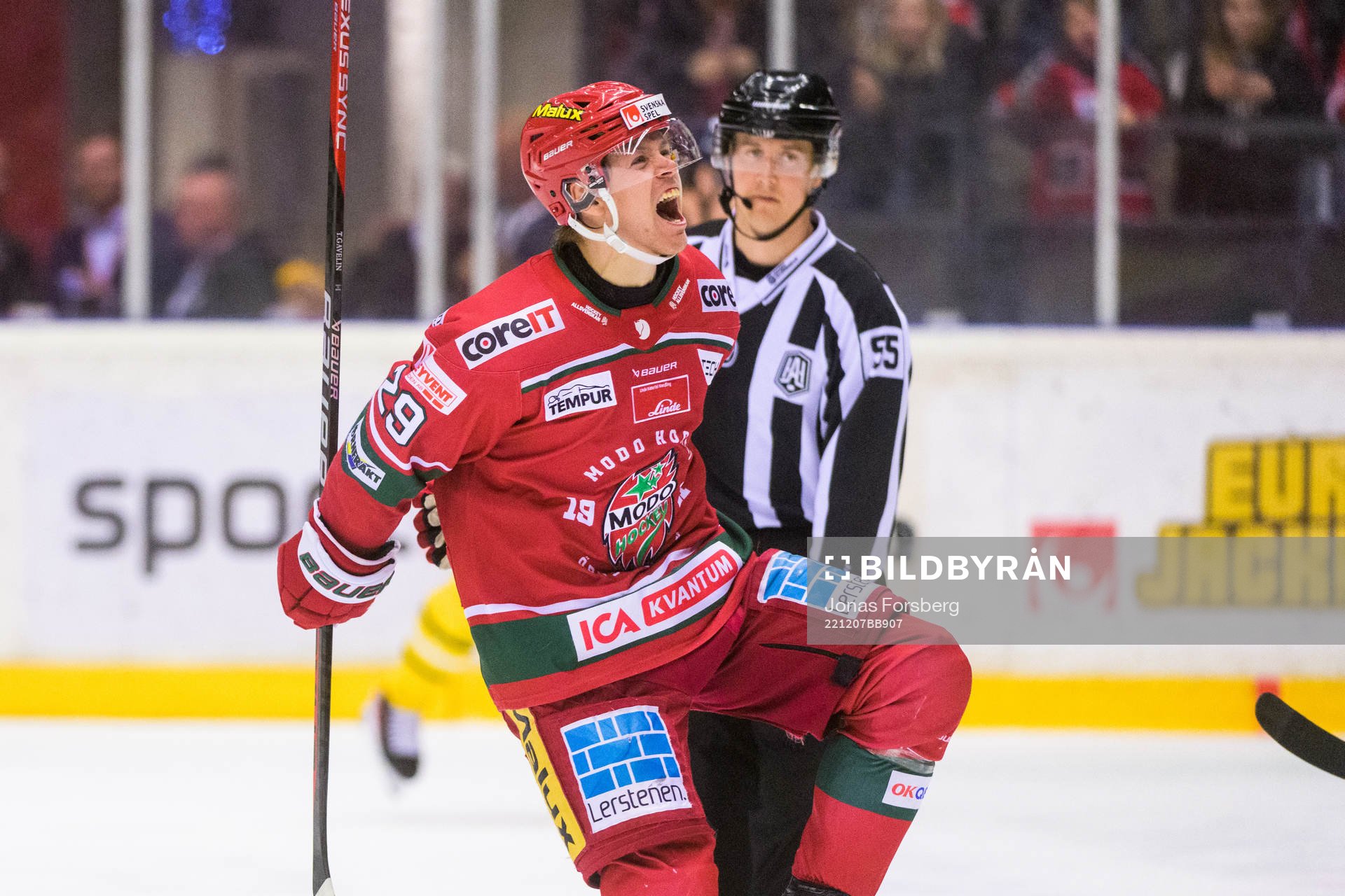Modos Mikkel Aagaard jublar