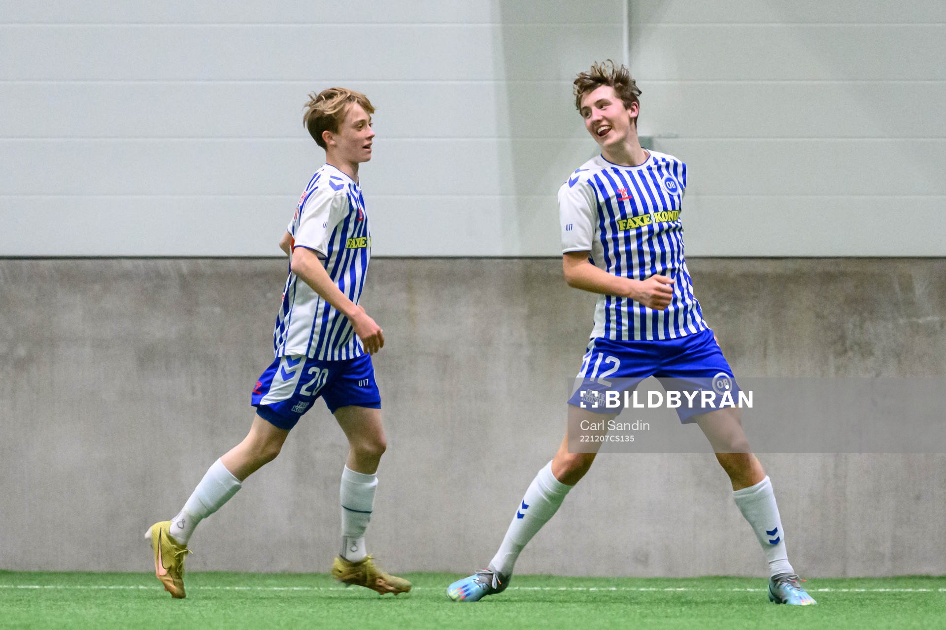 Odenses William Martin jublar efter 4-1 under fotbollsmatchen i Skandinaviska Mästerskapen mellan Odense och Hammarby den 7 december 2022 i Borås.