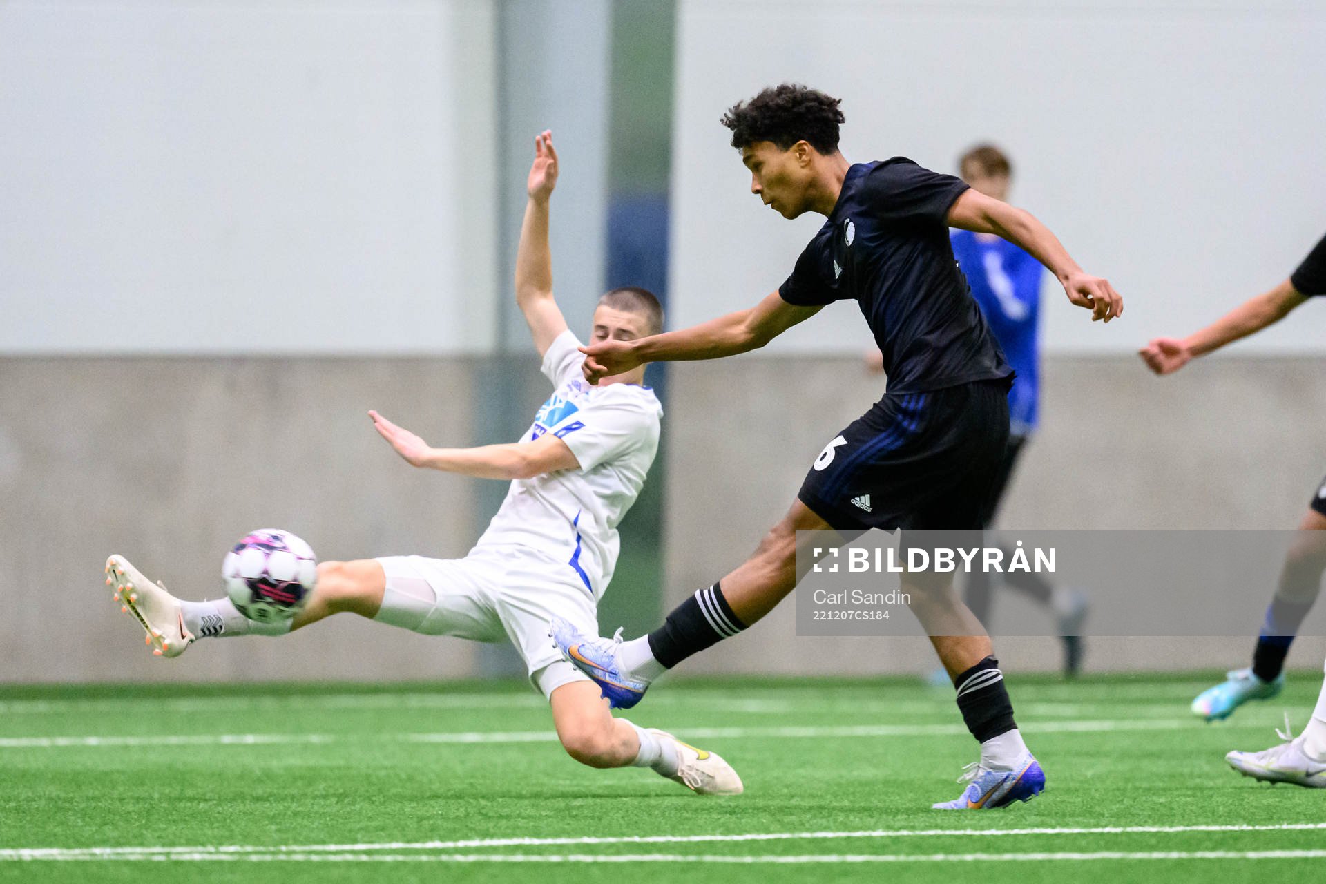 FC Köpenhamns Thomas Miezan under fotbollsmatchen i Skandinaviska Mästerskapen mellan Haugesund och FC Köpenhamn den 7 december 2022 i Borås.