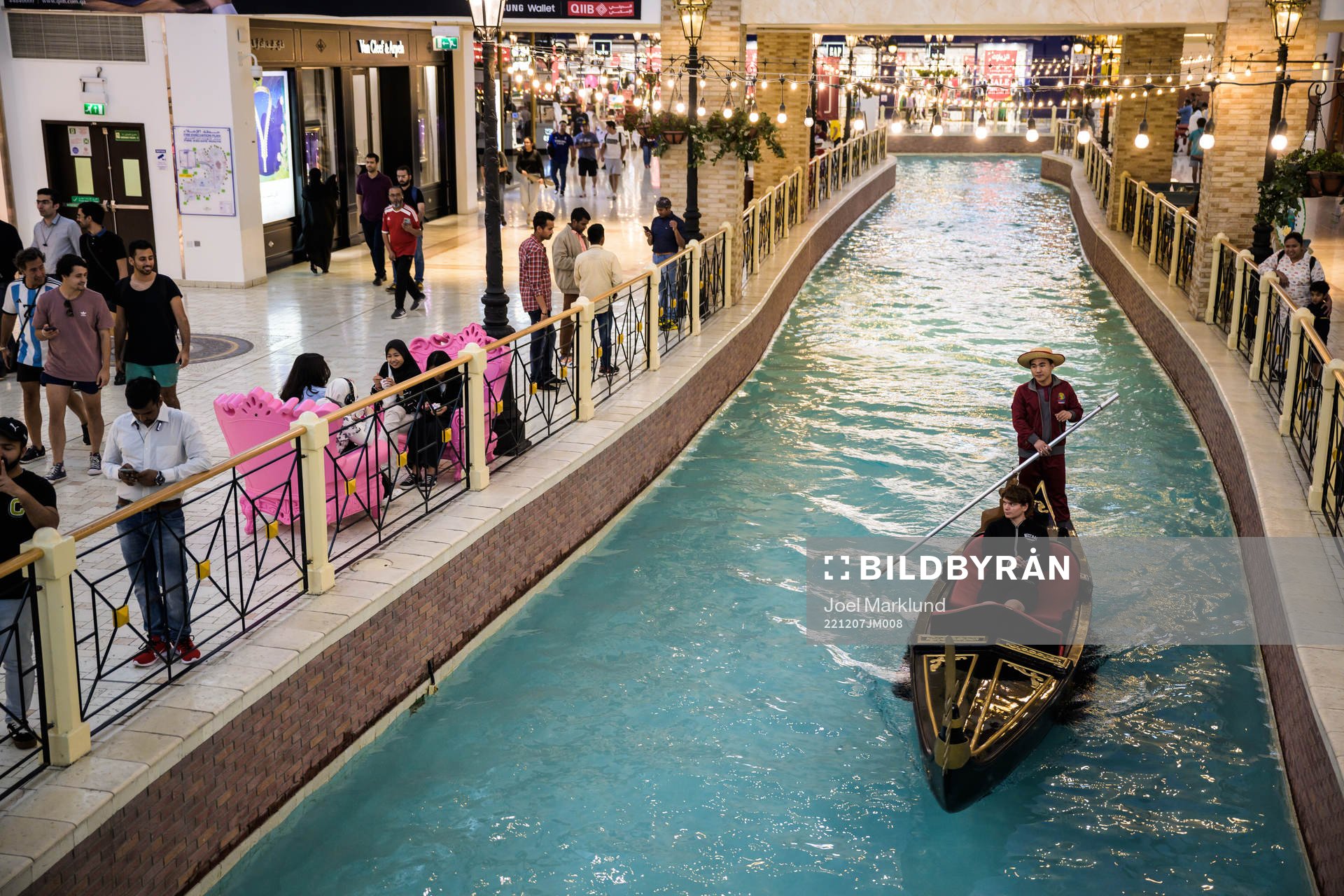 A gondola at Villaggio Mall
