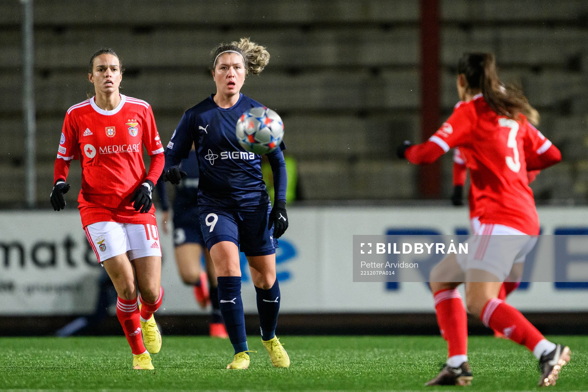 Loreta Kullashi of Rosengård and Ana Vitoria of Benfica