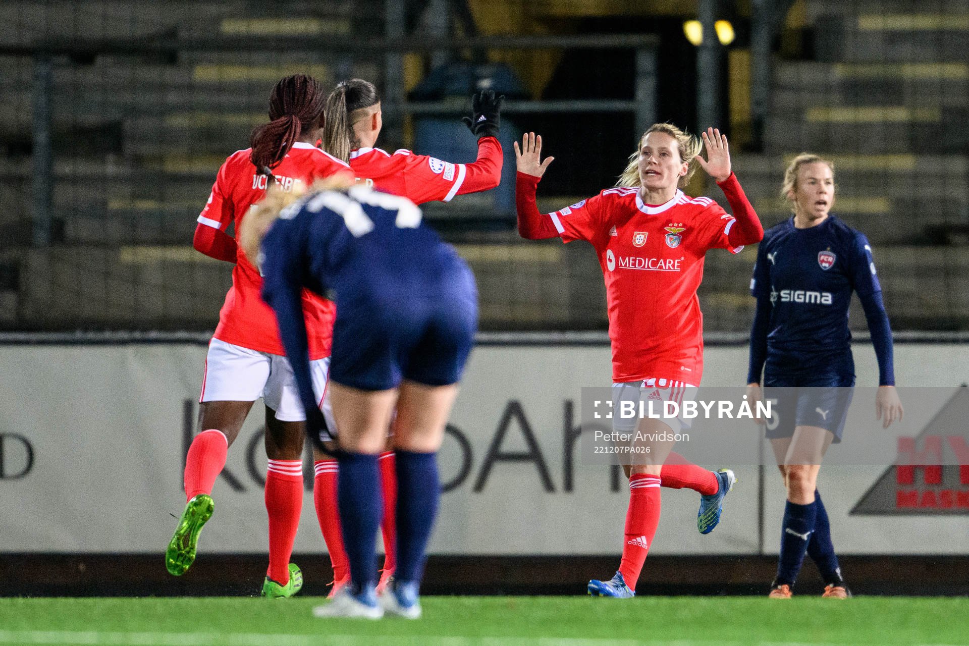 Cloé Lacasse of Benfica celebrates