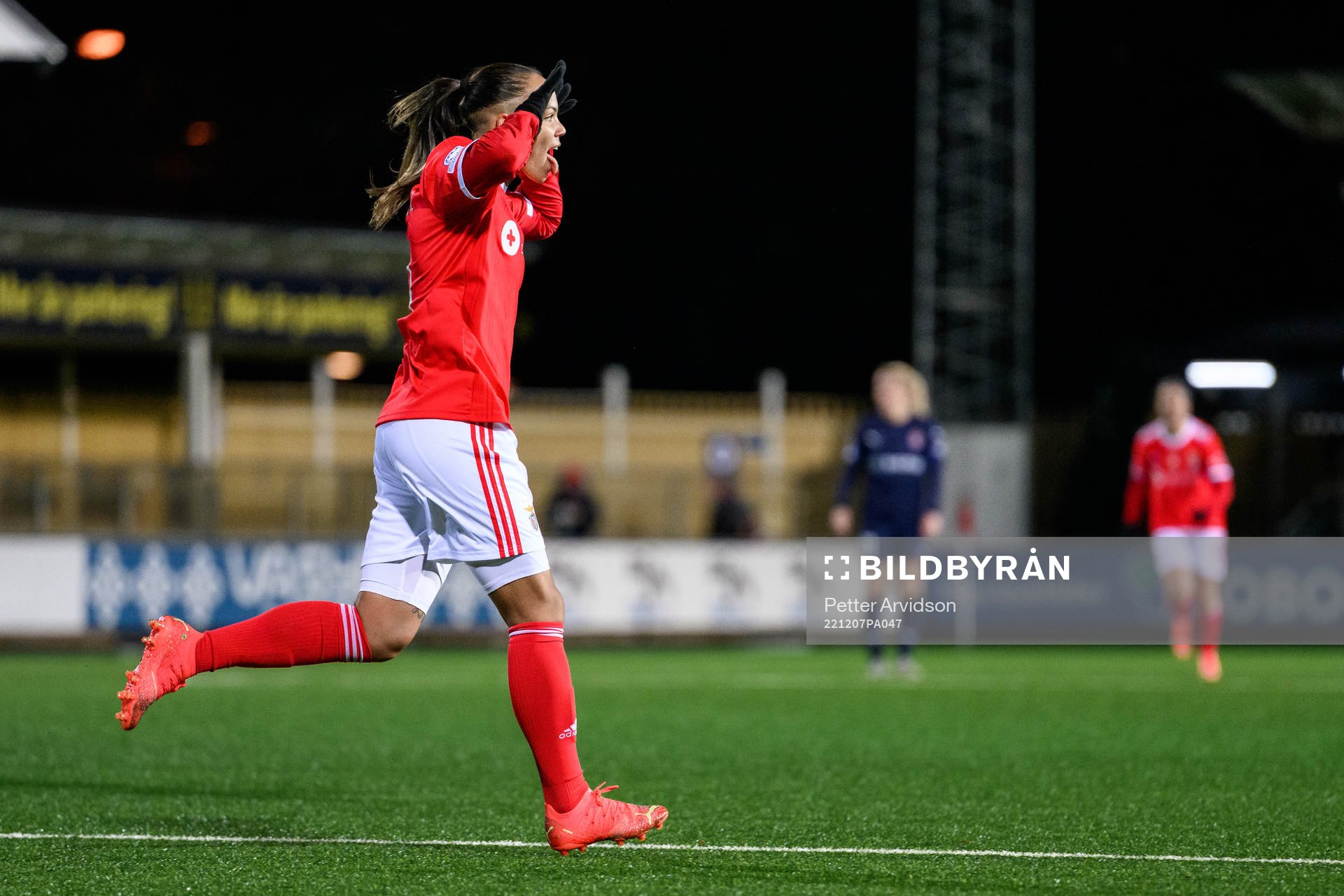 Nycole Raysla of Benfica celebrates