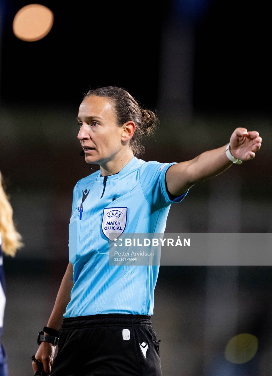 Referee Ivana Projkovska during the UEFA Women's Champions League football match between FC Rosengård and Benfica on December 7, 2022 in Malmö.