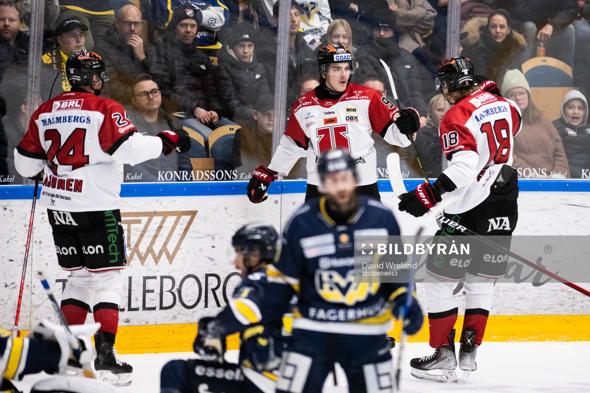 Örebros Leo Carlsson jublar