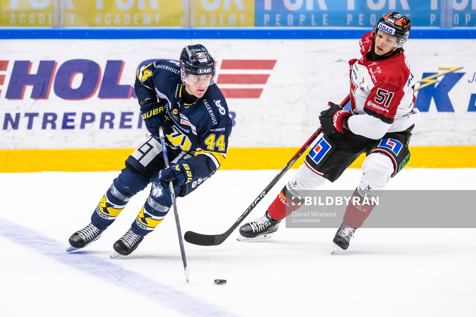 HV71s Emil Andrae och Örebros Kristian Näkyvä