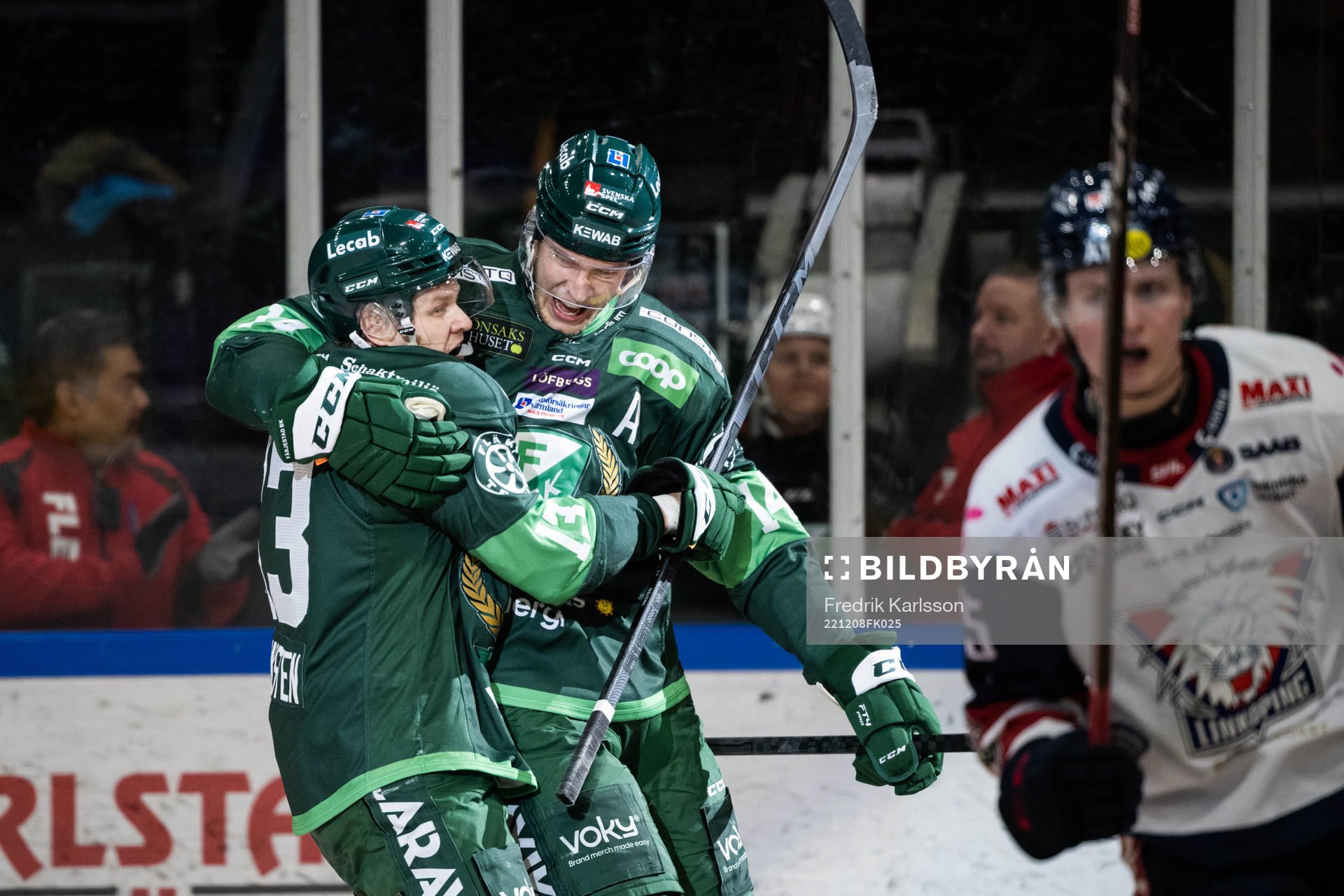 Färjestads Daniel Viksten och Victor Ejdsell  jublar