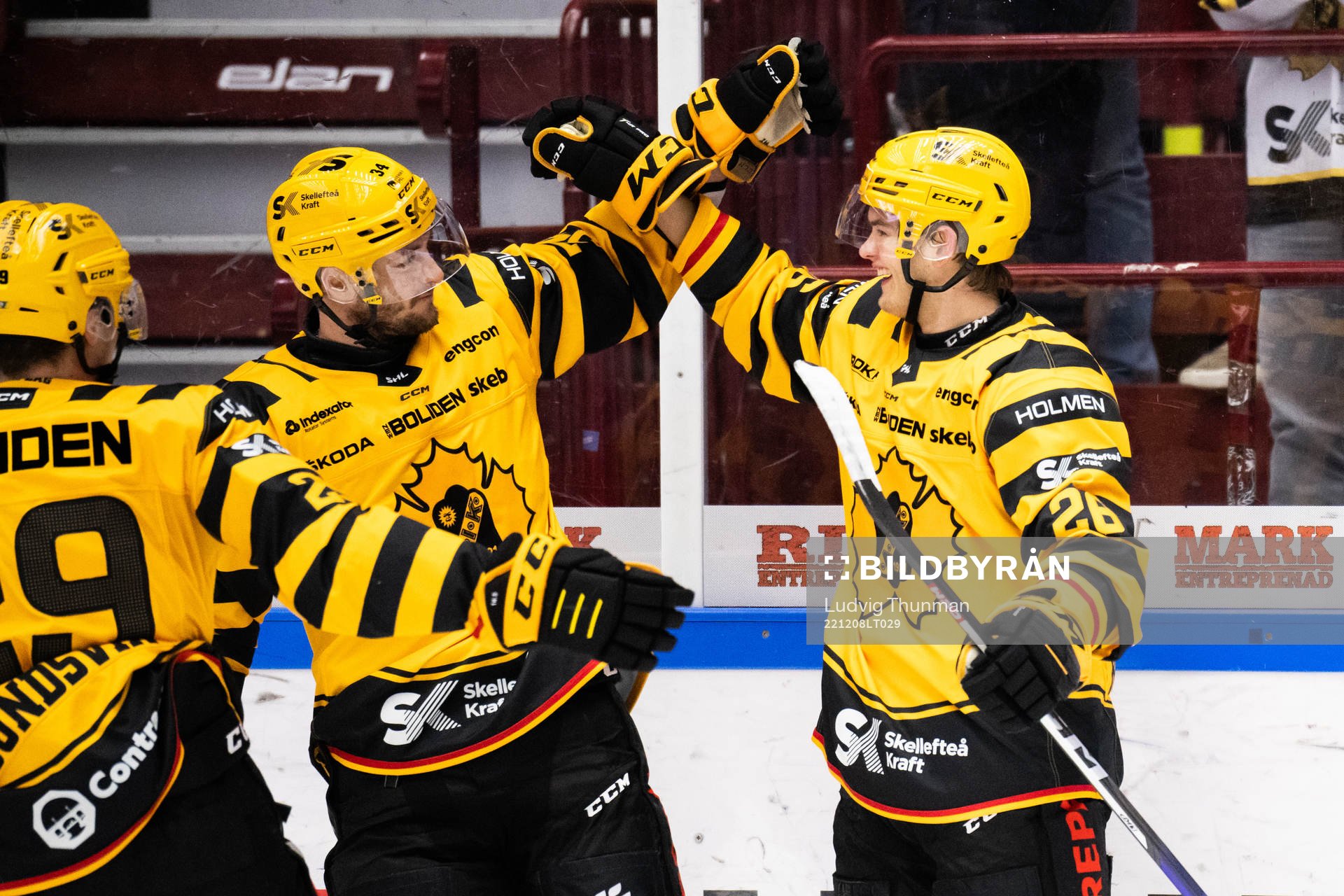 Skellefteås Tom Kühnhackl och Simon Robertsson jublar