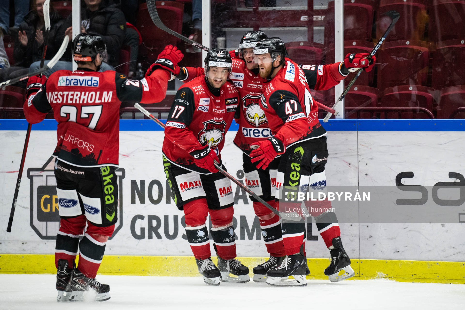 Malmö Redhawks Carl Persson jublar