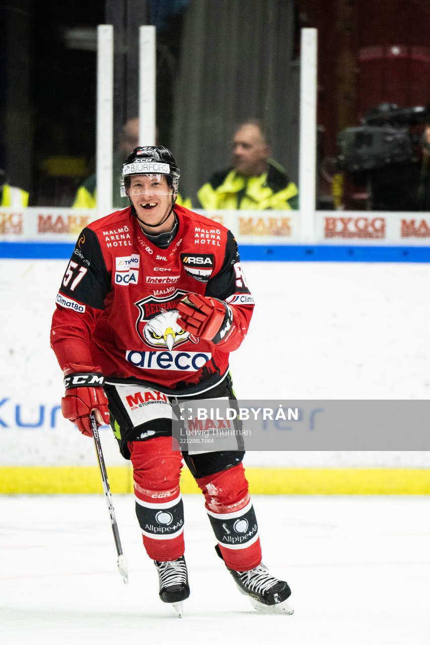 Malmö Redhawks Emil Sylvegård jublar