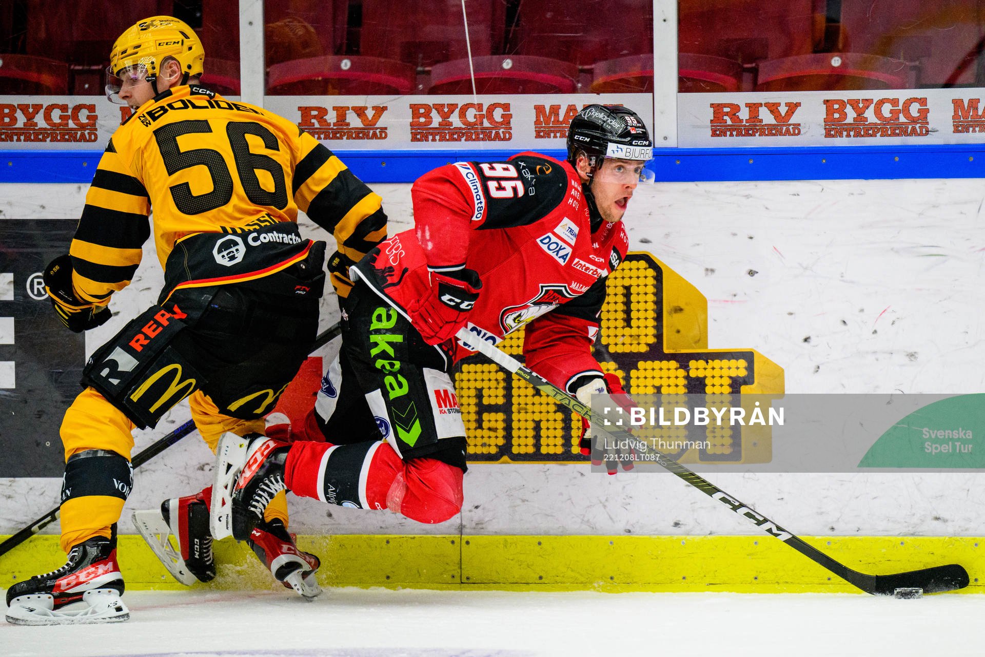 Skellefteås Anton Olsson och Malmö Redhawks Carl Persson