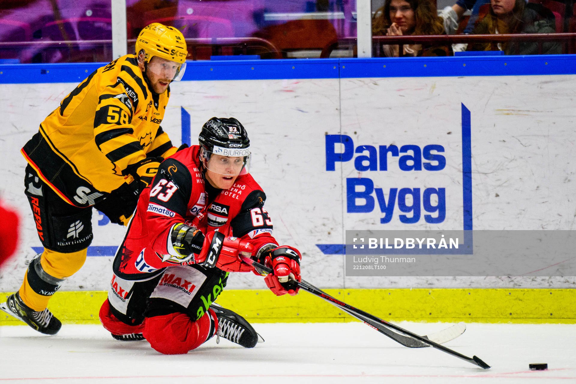 Malmö Redhawks Fredrik Händemark och Skellefteås Oskar