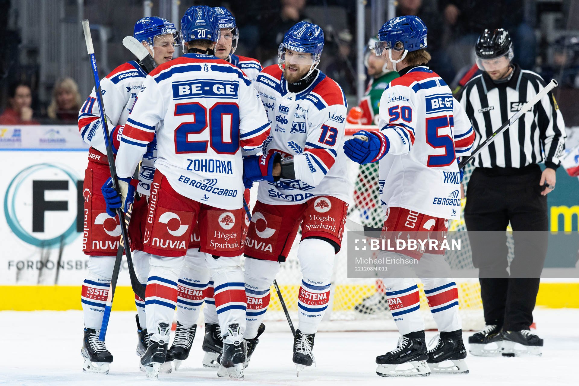 Oskarshamns Jiri Smejkal jublar med lagkamrater