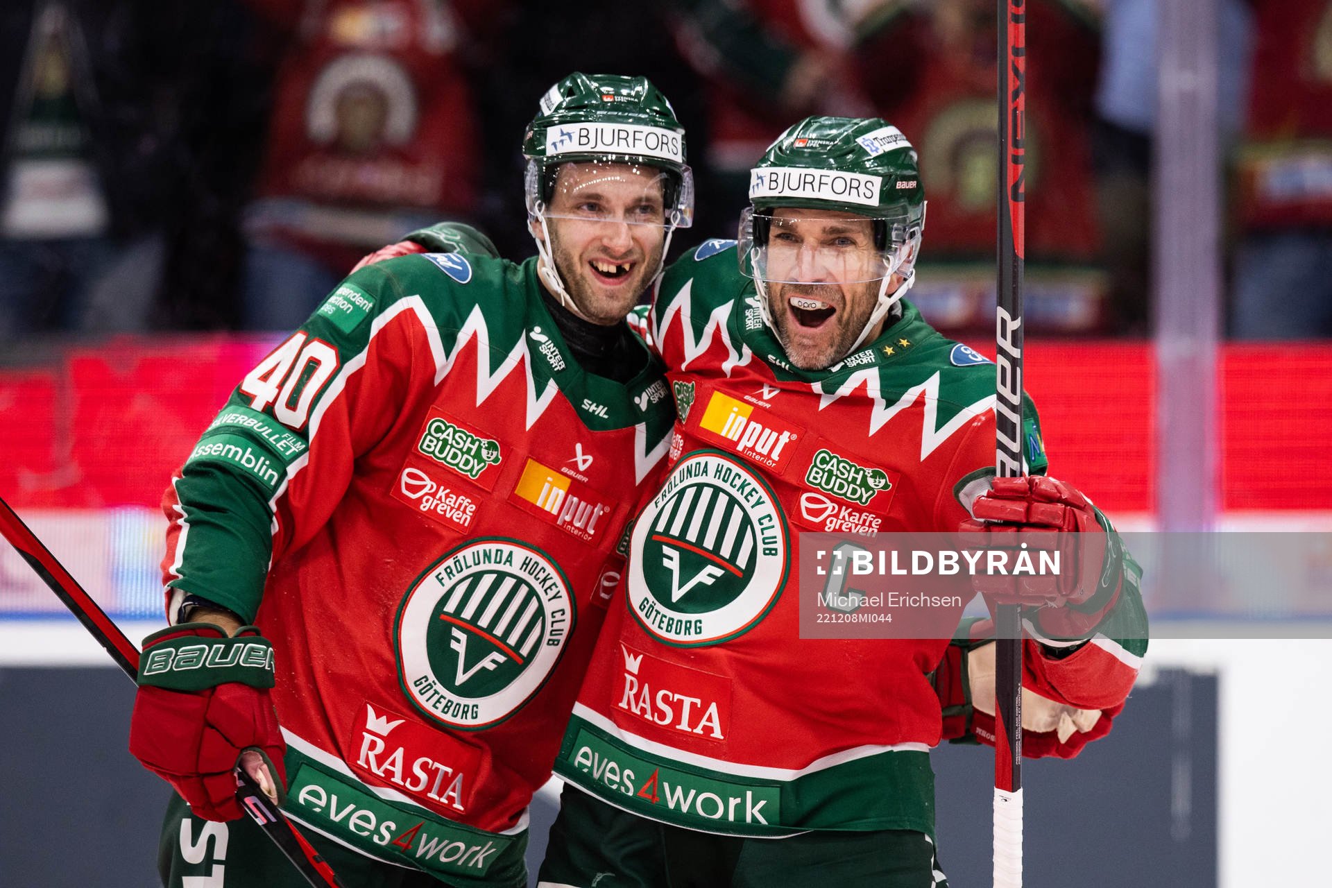 Frölundas Petteri Lindbohm och Joel Lundqvist jublar