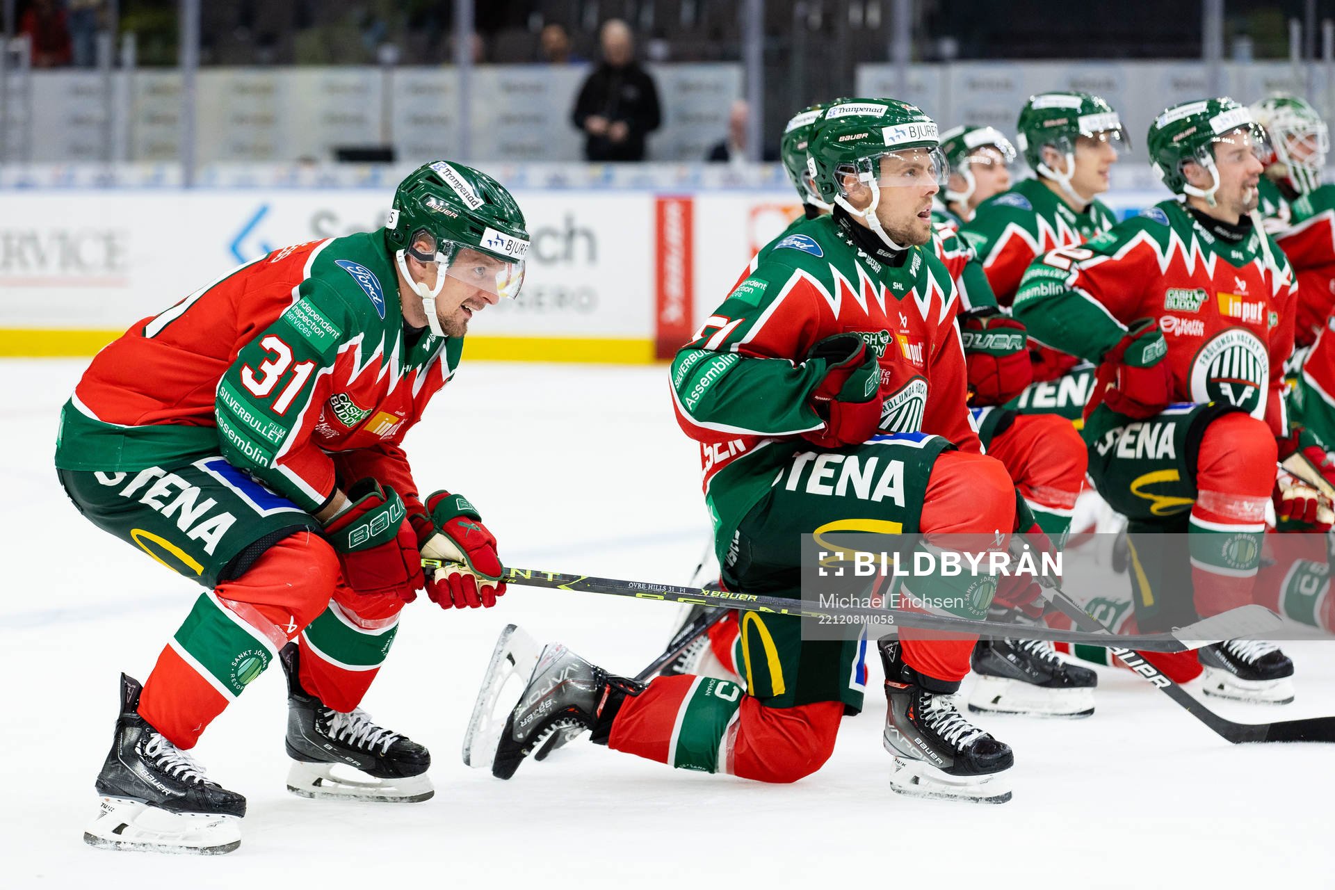 Frölundas Nicklas Lasu och Mats Rosseli Olsen  jublar