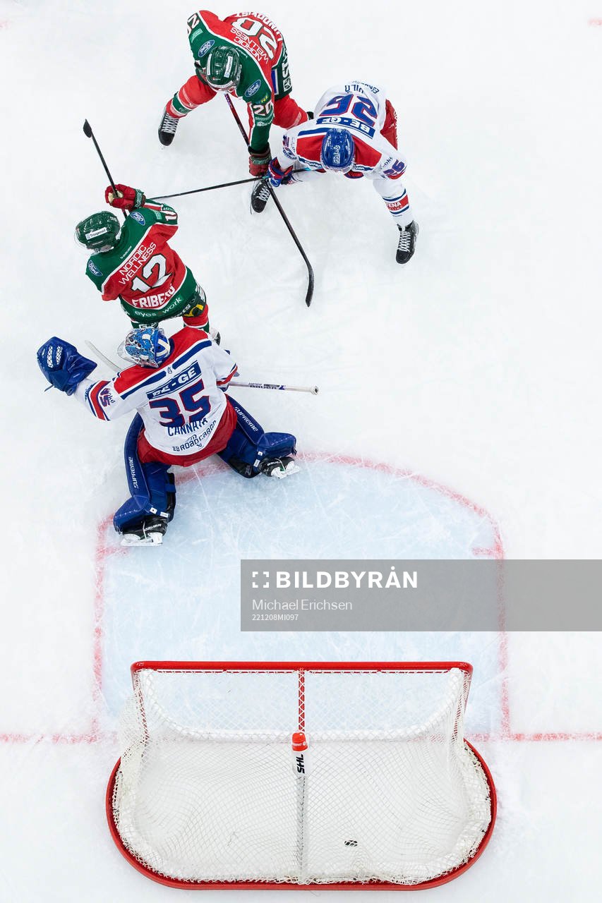 Frölundas Jacob Nilsson (ej i bild) skjuter 3-2 i mål