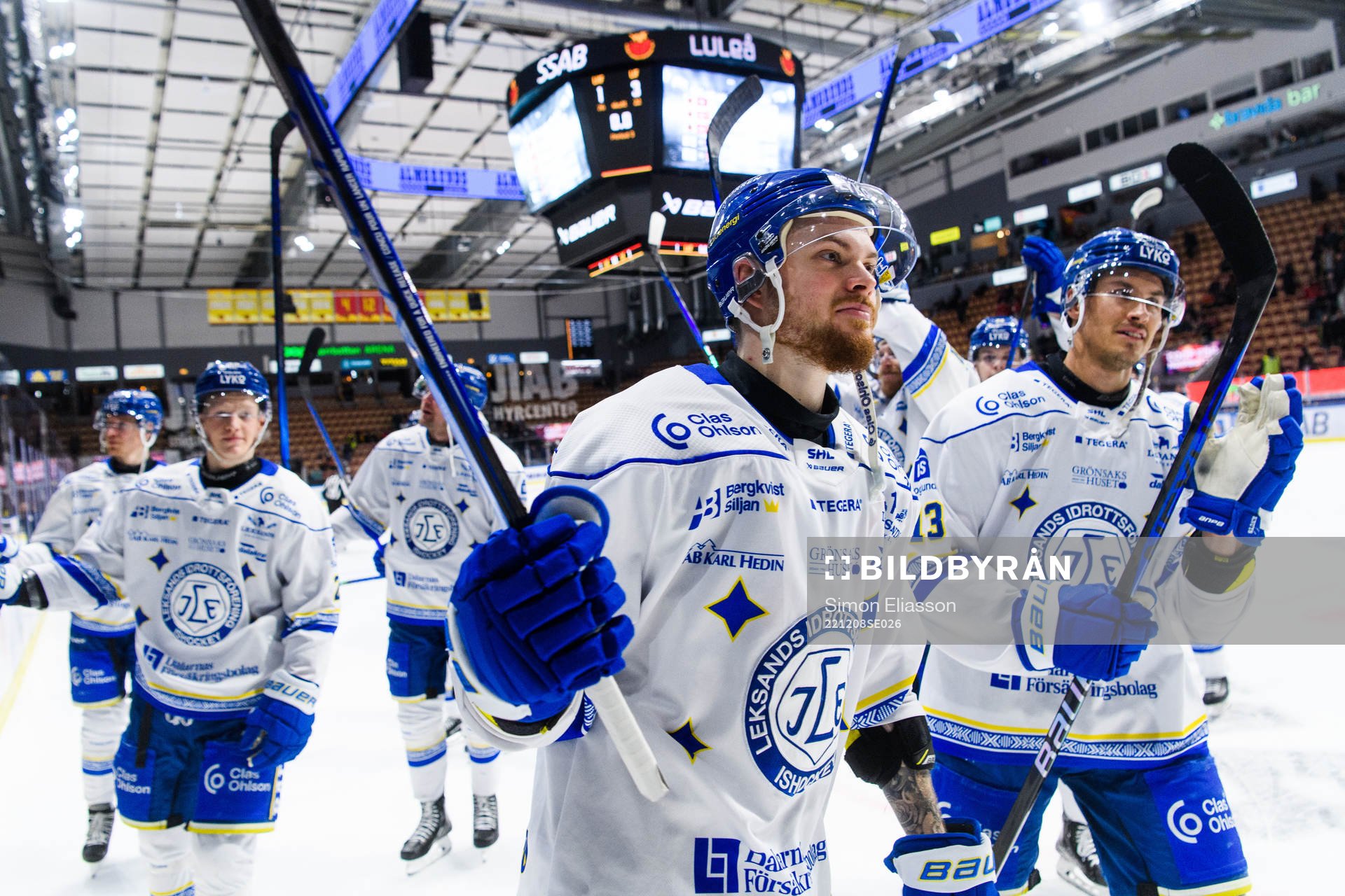 Leksands Lucas Elvenes jublar med lagkamrater
