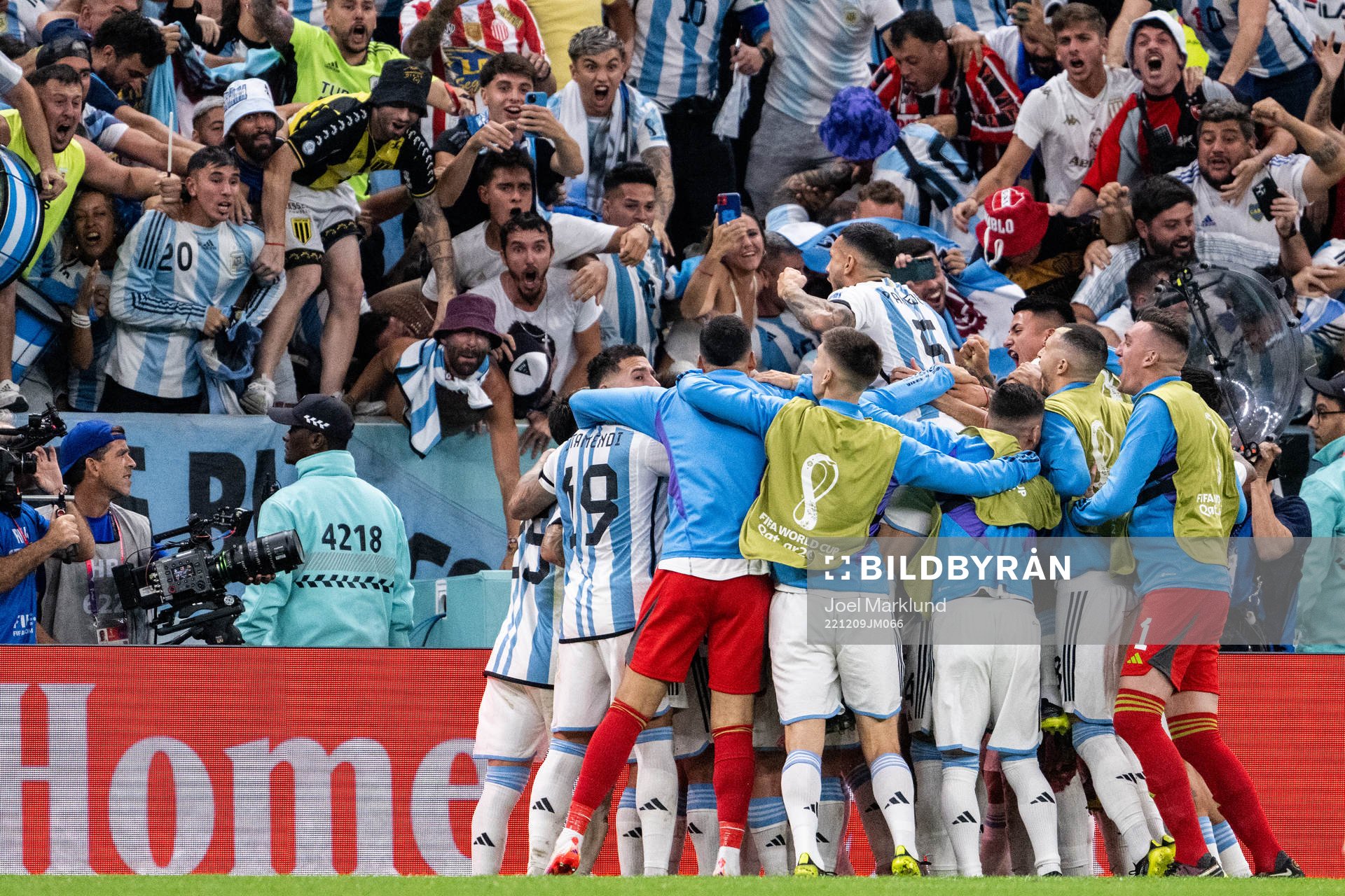 Lionel Messi of Argentina celebrate with team mates