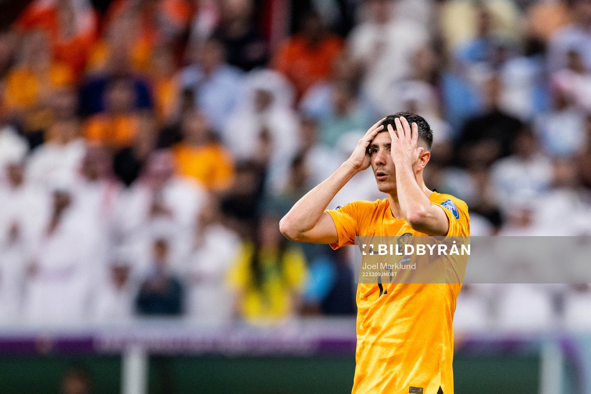 Steven Berghuis of Netherlands looks dejected