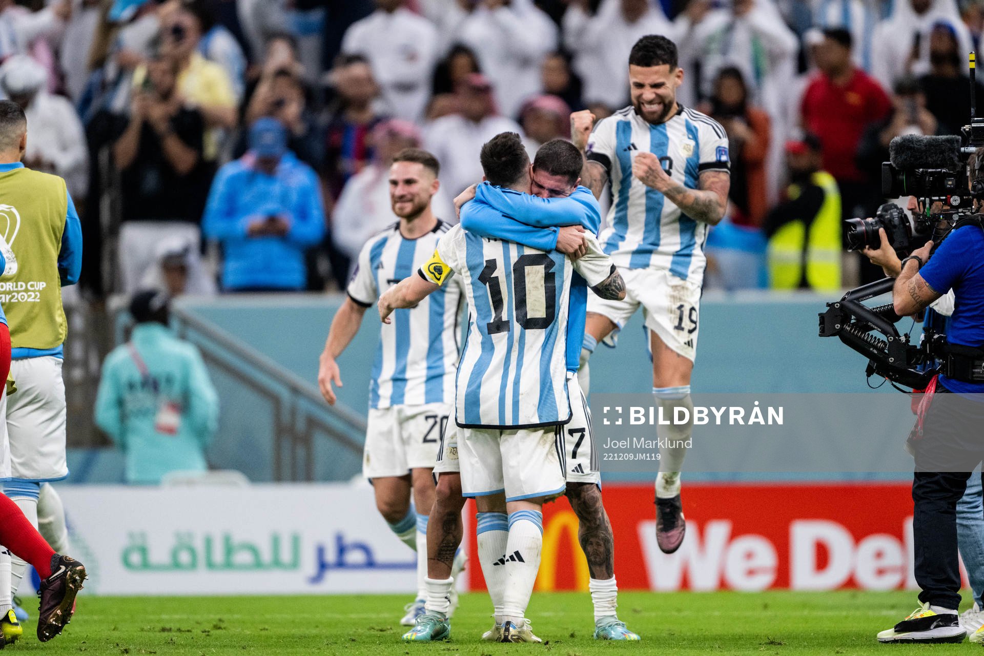 Lionel Messi, Rodrigo de Paul and Nicolas Otamendi of