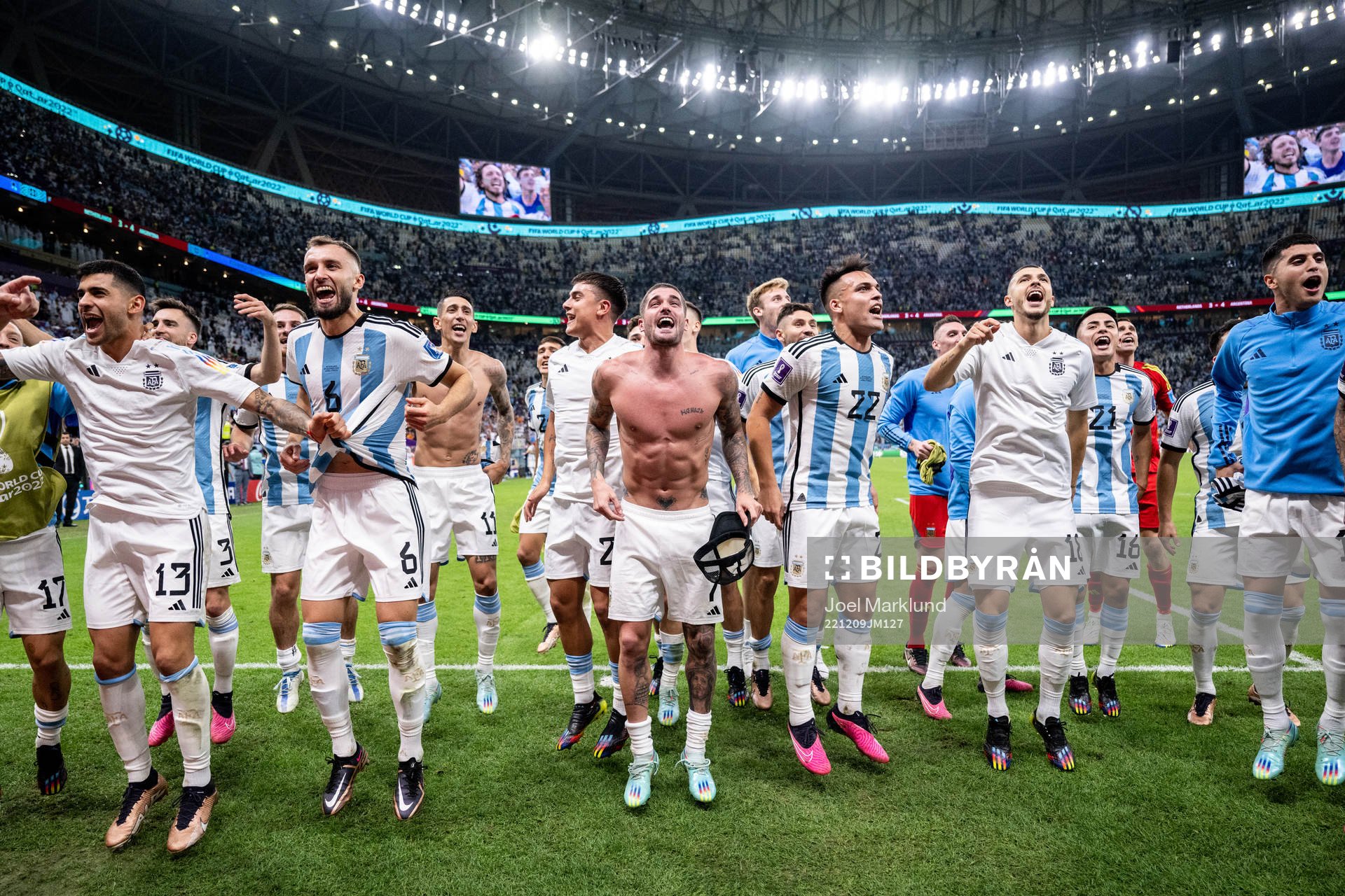 Players of Argentina celebrate