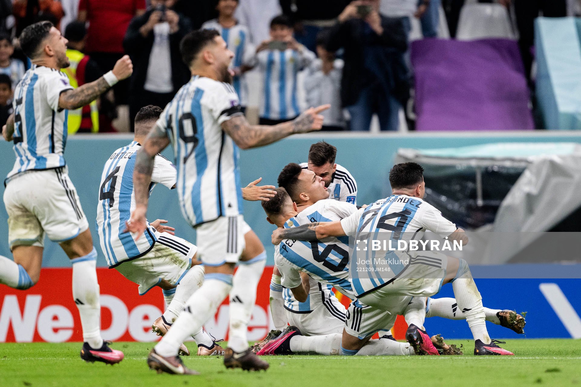 Lautaro Martinez of Argentina celebrate