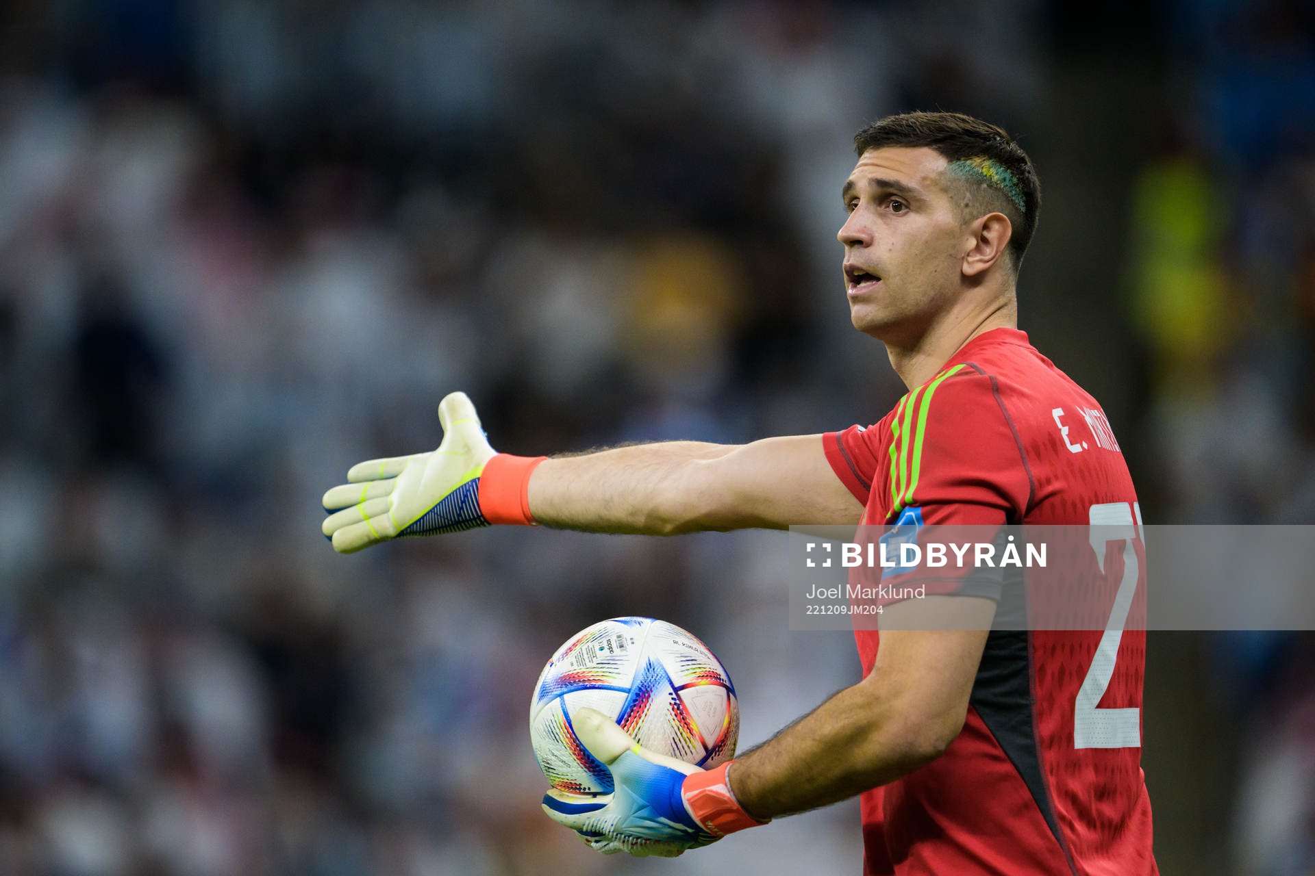 Goalkeeper Emiliano Martinez of Argentina