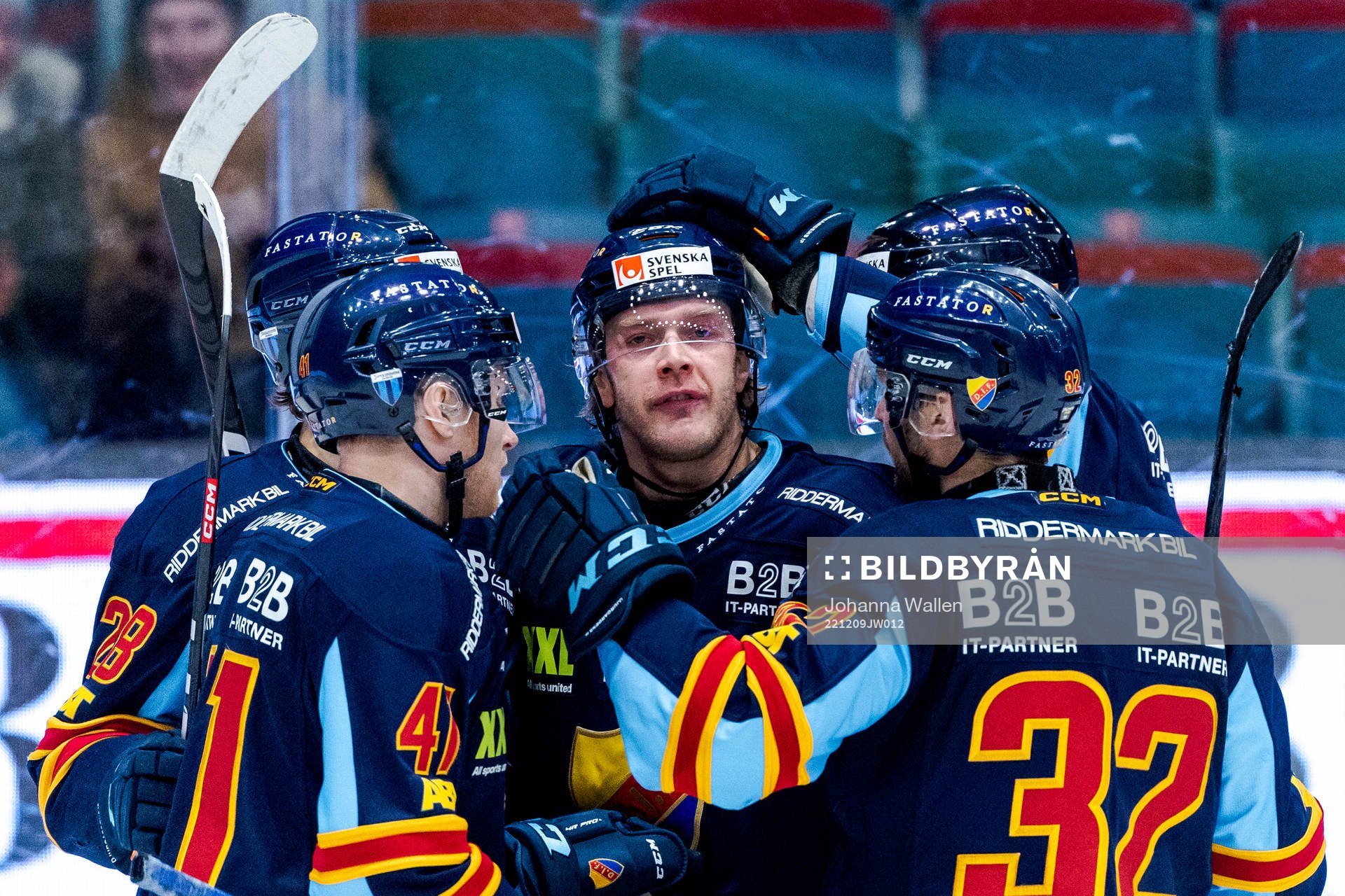 Djurgårdens målskytt Olle Liss jublar med laget