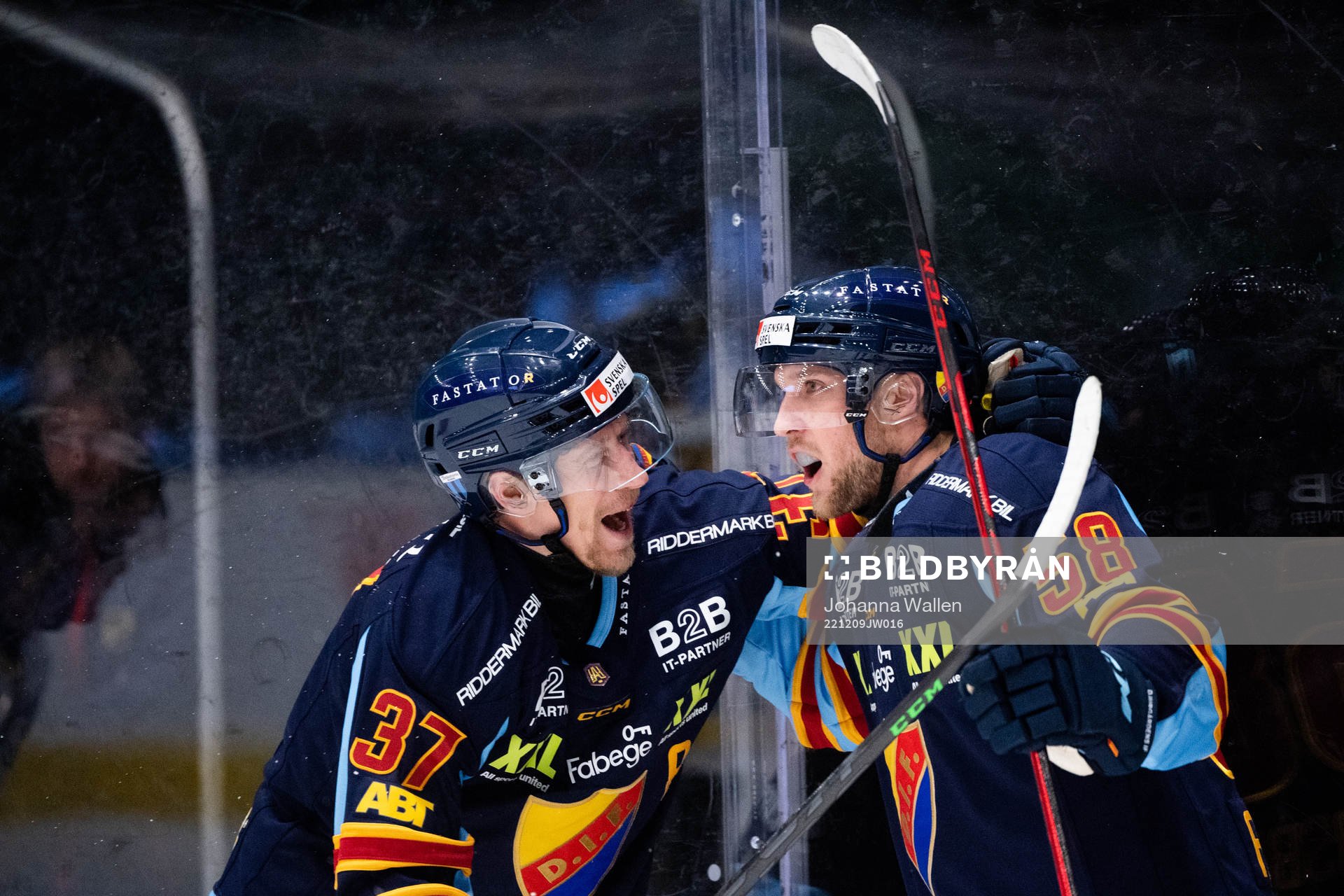 Djurgårdens John Norman och Fredrik Forsberg jublar