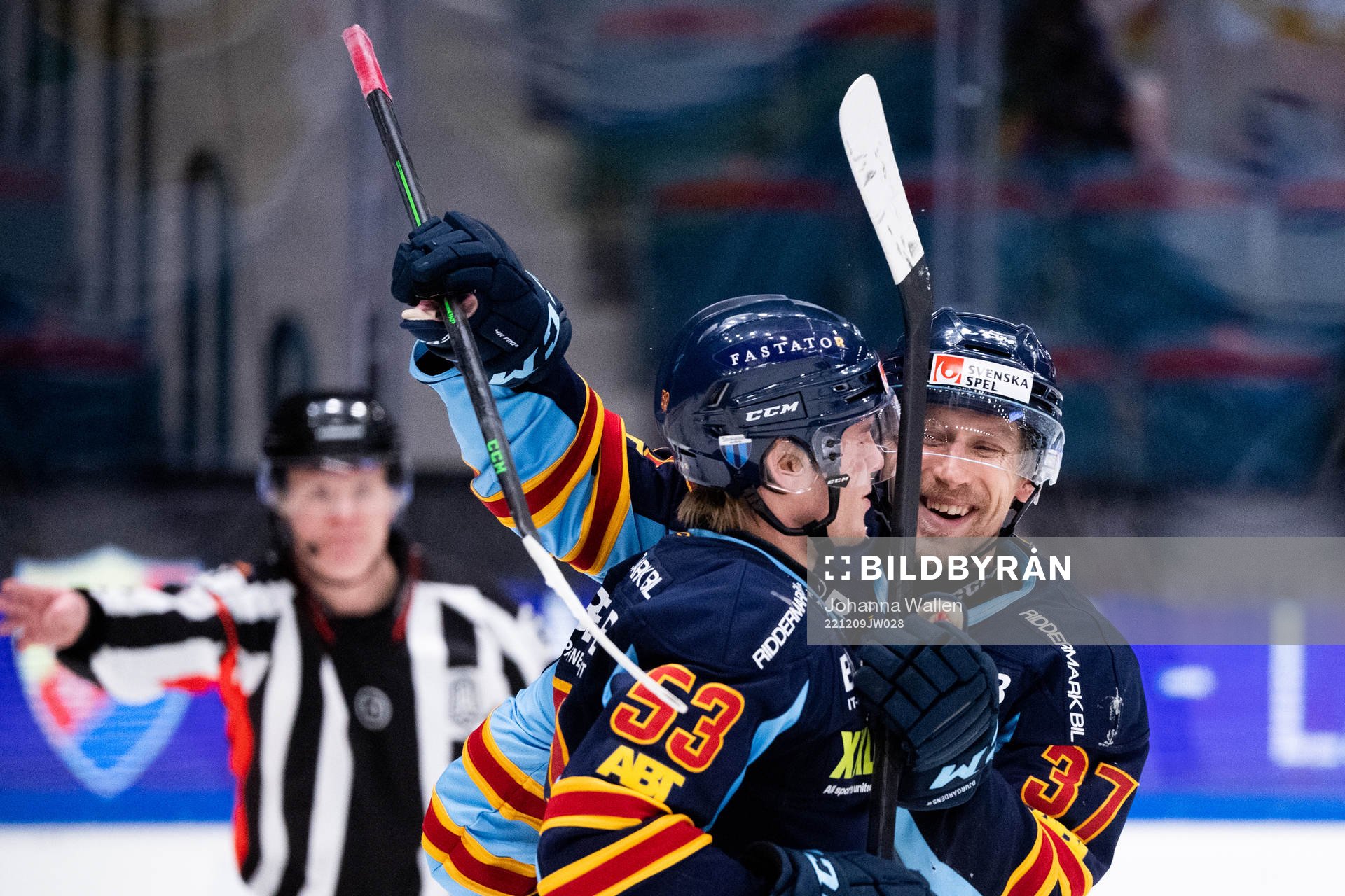Djurgårdens David Blomgren jublar med John Norman