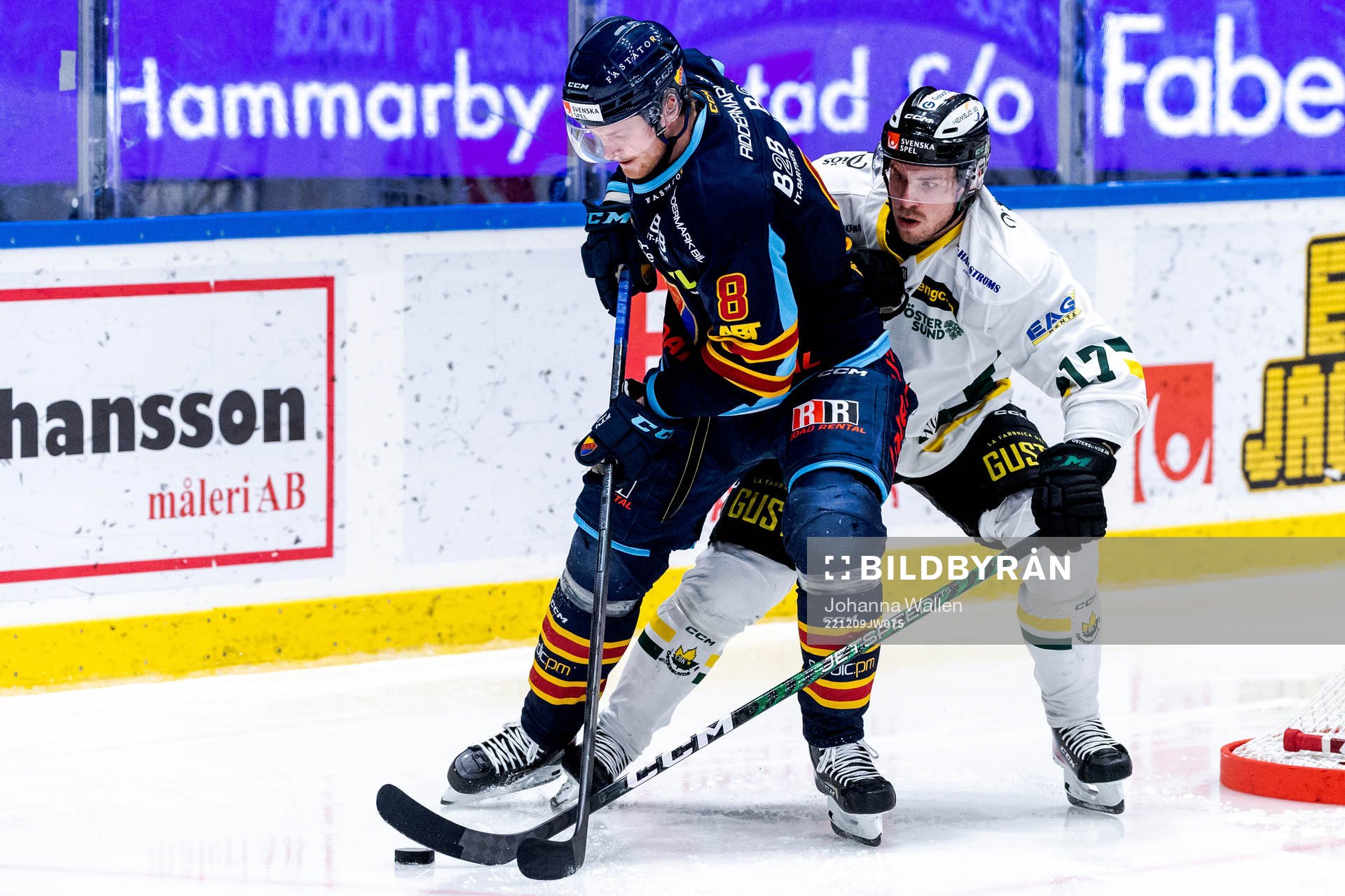 Djurgårdens Linus Arnesson och Östersunds Emil Forslund