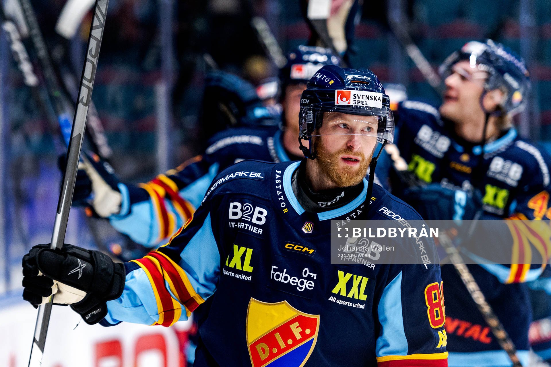 Djurgårdens Linus Klasen tackar publiken