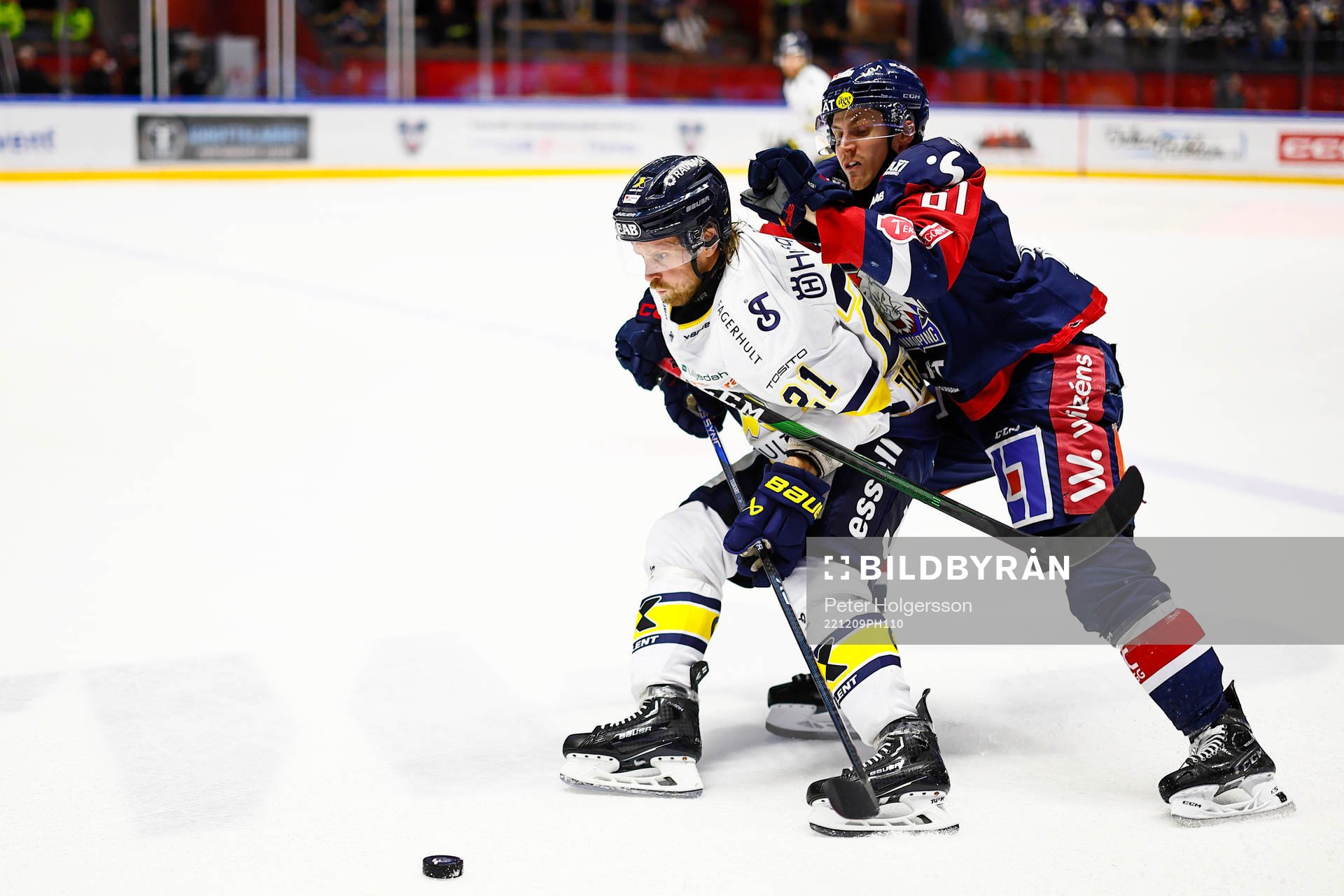 HV71s Mattias Tedenby och Linköpings Markus Ljungh