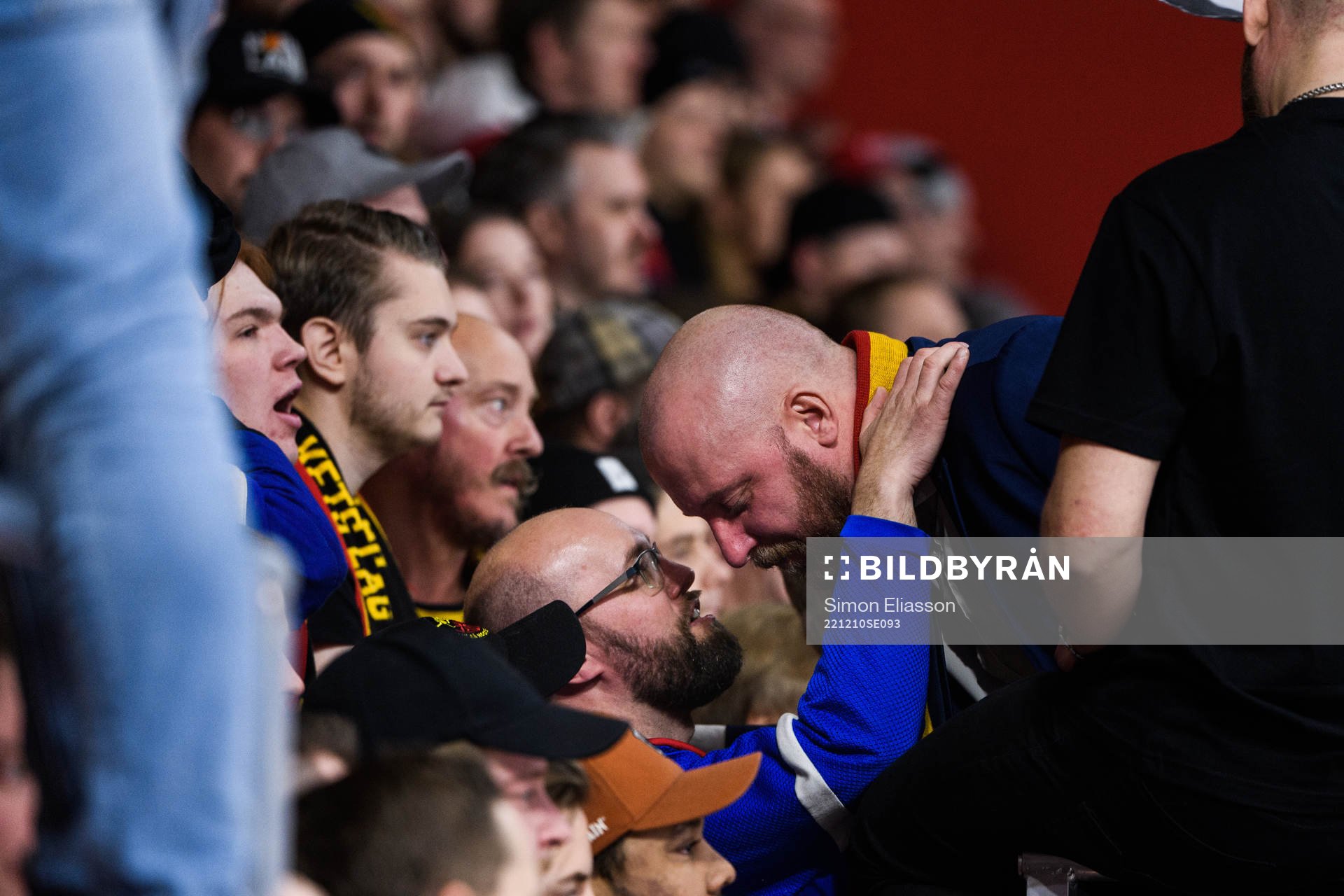 Jan Sandström bland supportrarna
