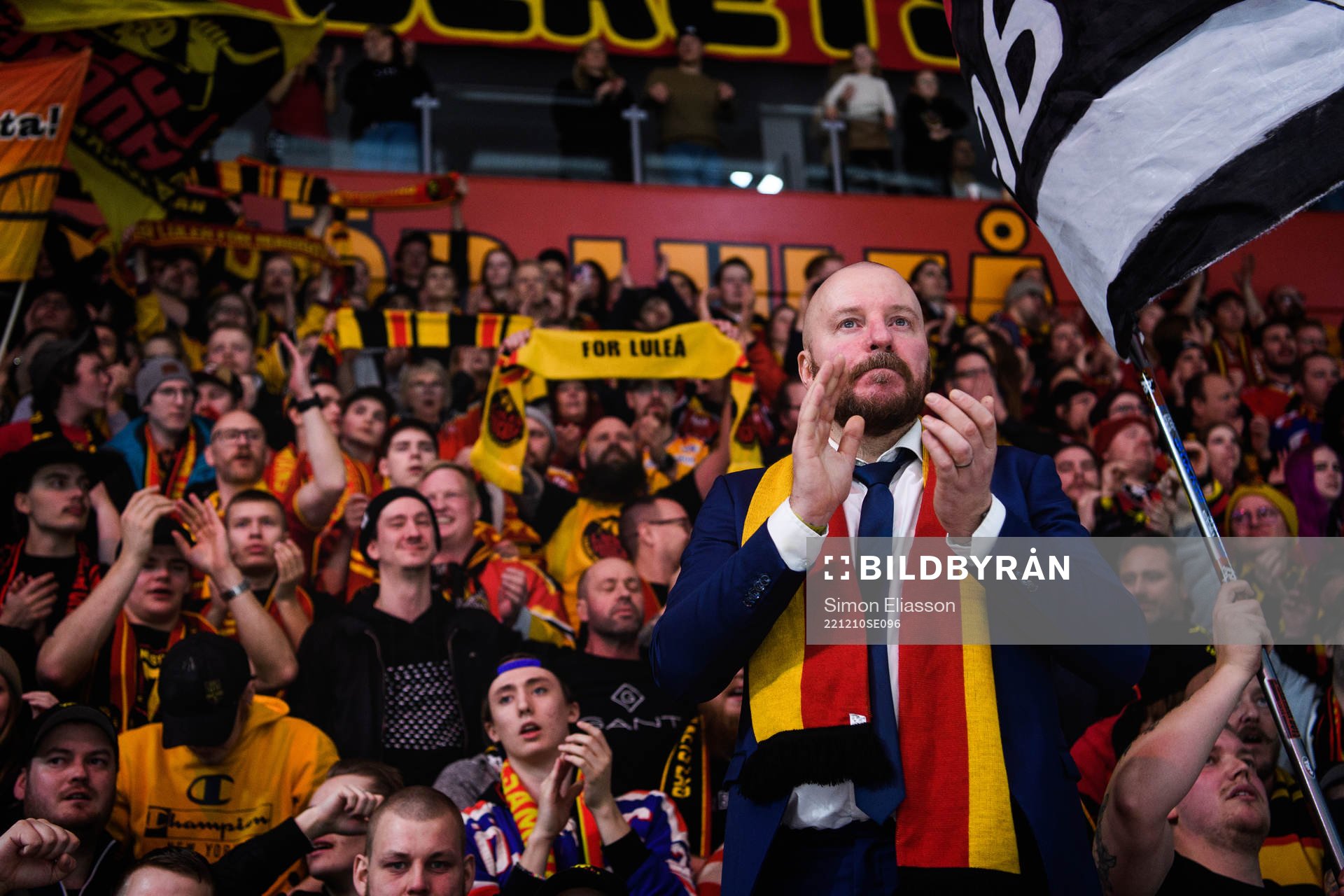 Jan Sandström bland supportrarna
