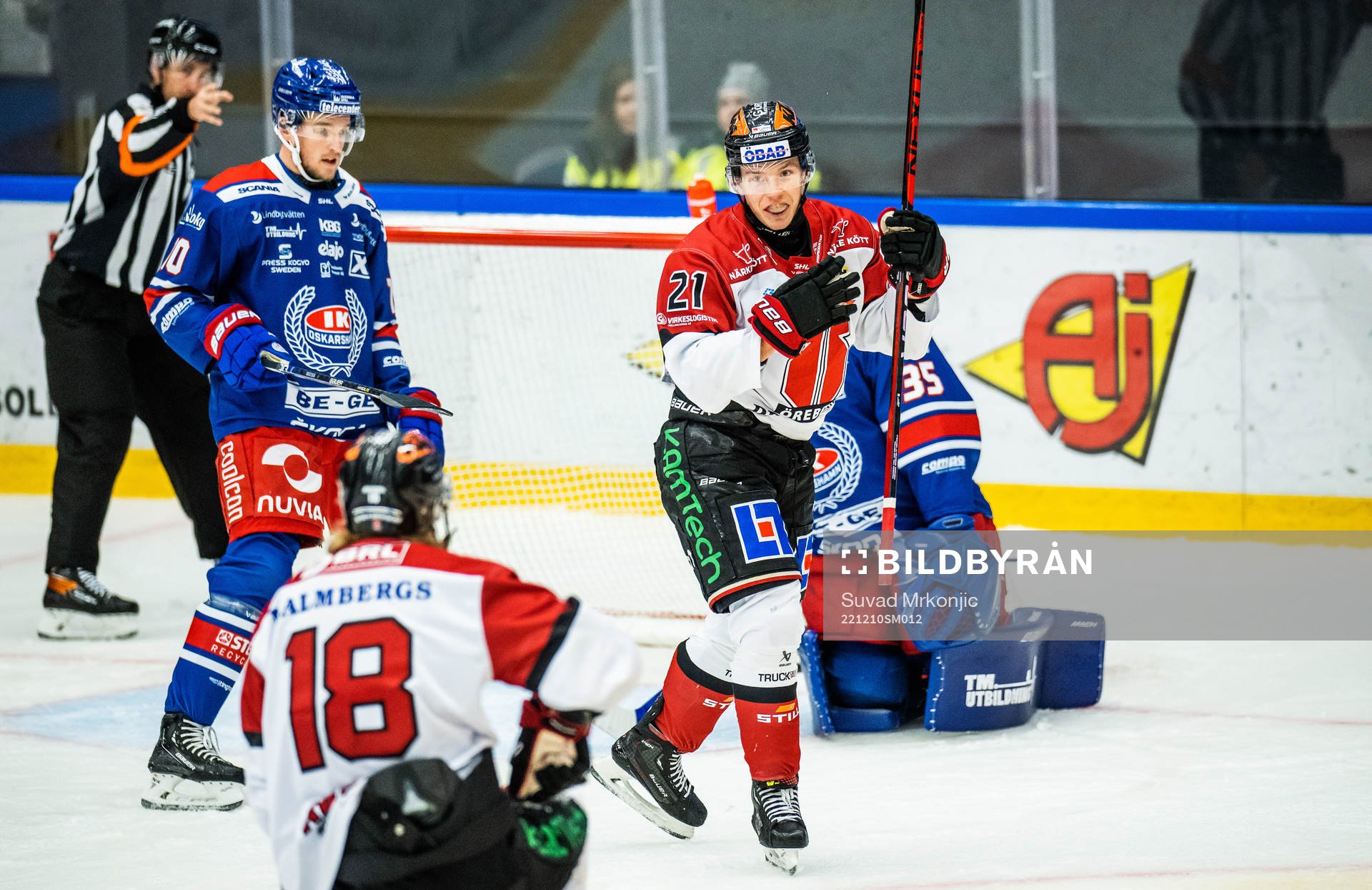 Örebros Linus Öberg jublar