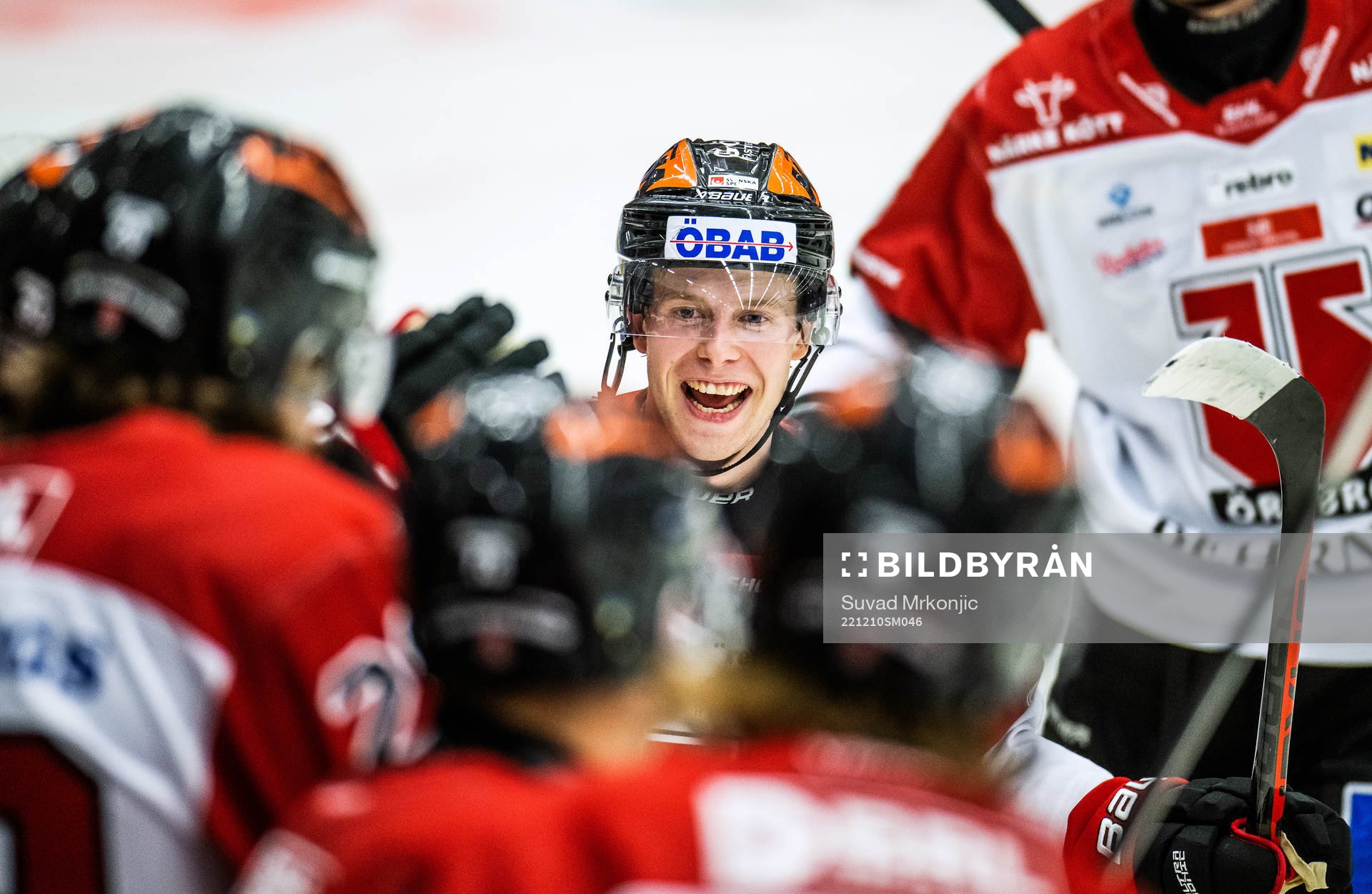Örebros Elias Ekström jublar