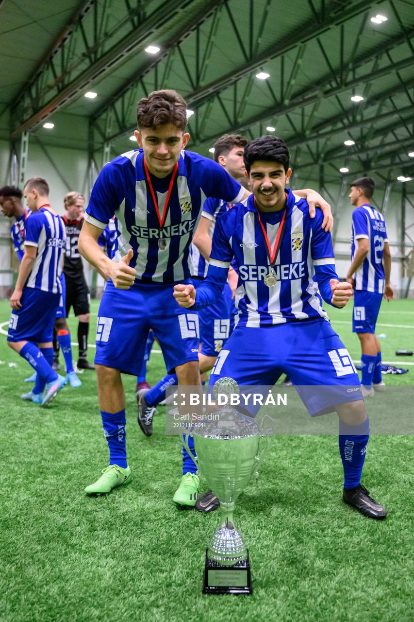 IFK Göteborgs Endrim Salihi och Kevin Yazbek jublar med