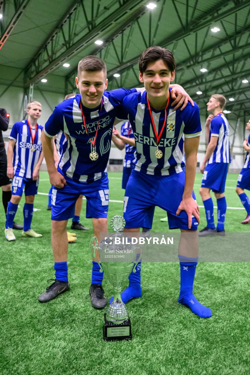 IFK Göteborgs Leo Radakovic och Leon Dusi  jublar med