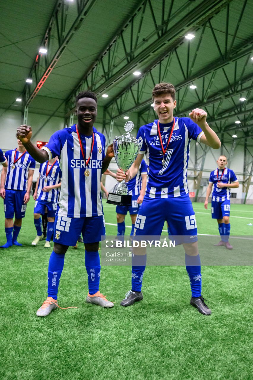 IFK Göteborgs Assolo Mohamed och Lion Beqiri jublar med