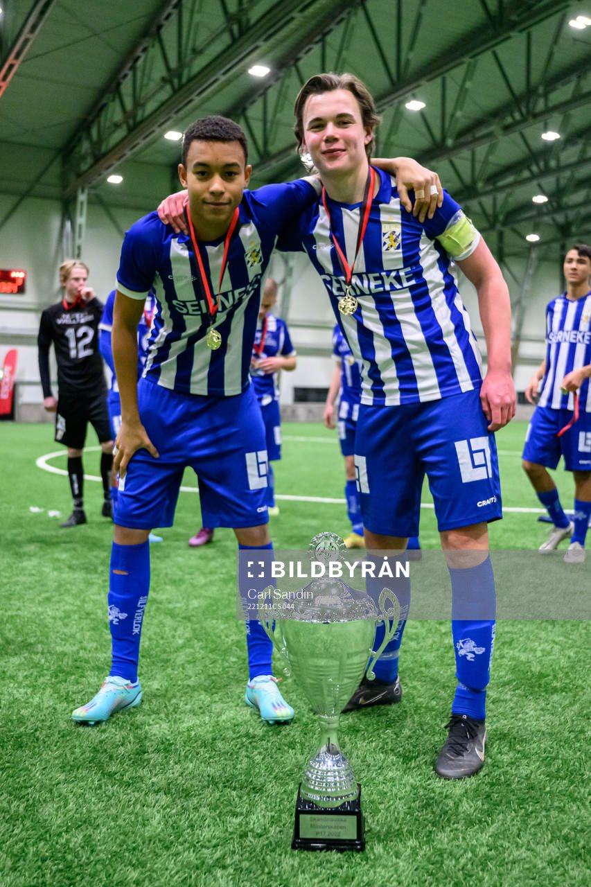 IFK Göteborgs Ben Magnusson och Elis Barlind  jublar med