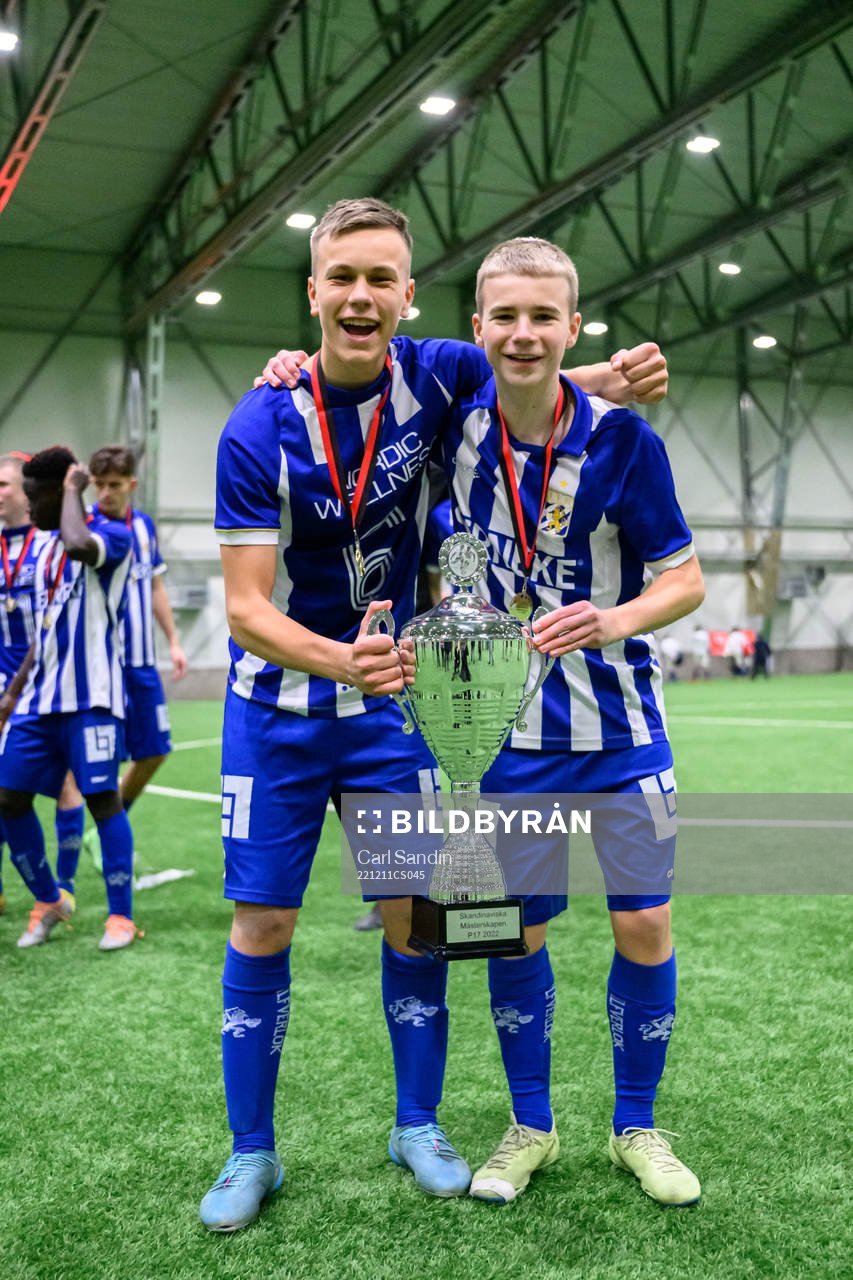 IFK Göteborgs Freddie Lantz och Wilmer Henriksson jublar
