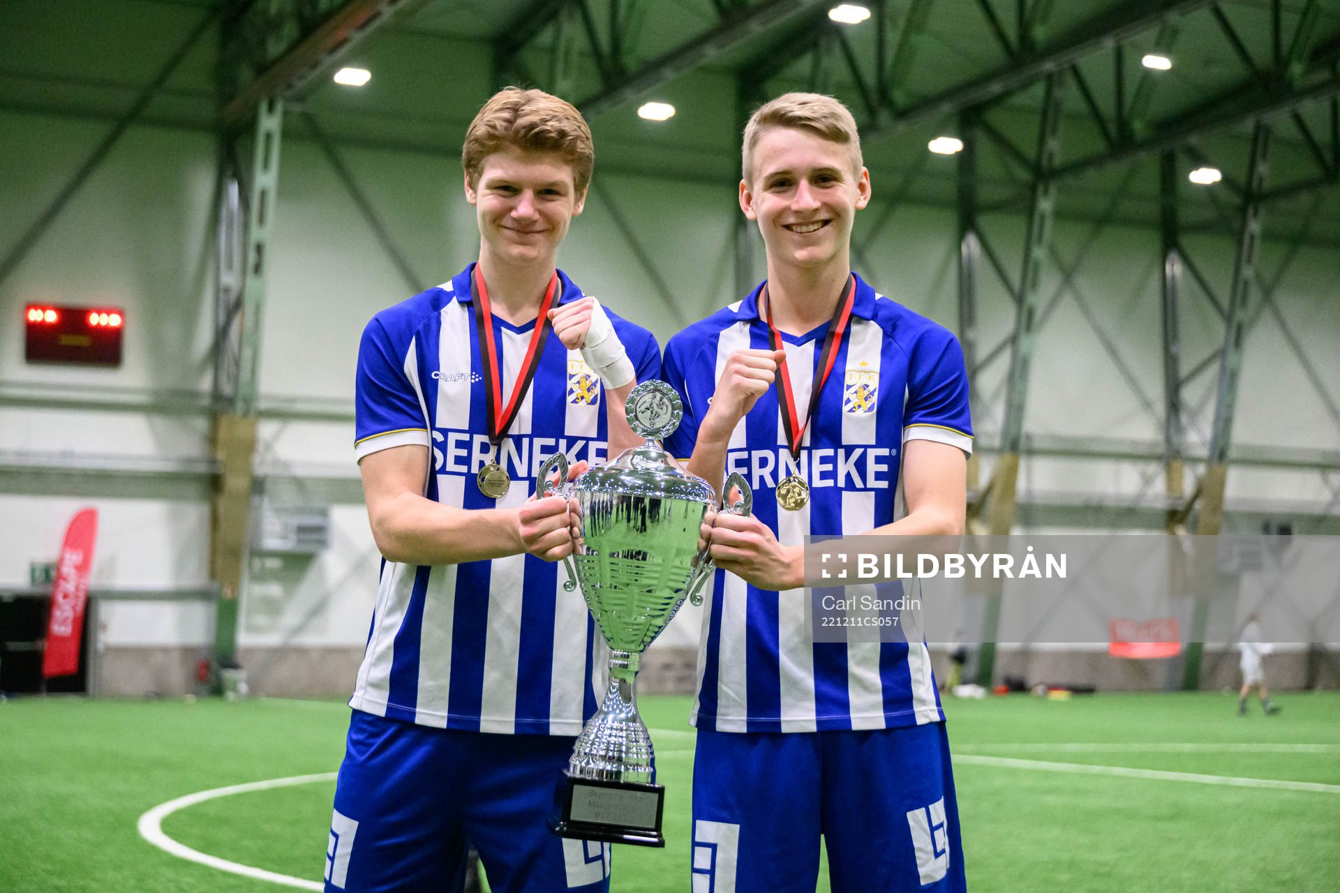 IFK Göteborgs Oliver Thoresson och Natanael Lunden jublar