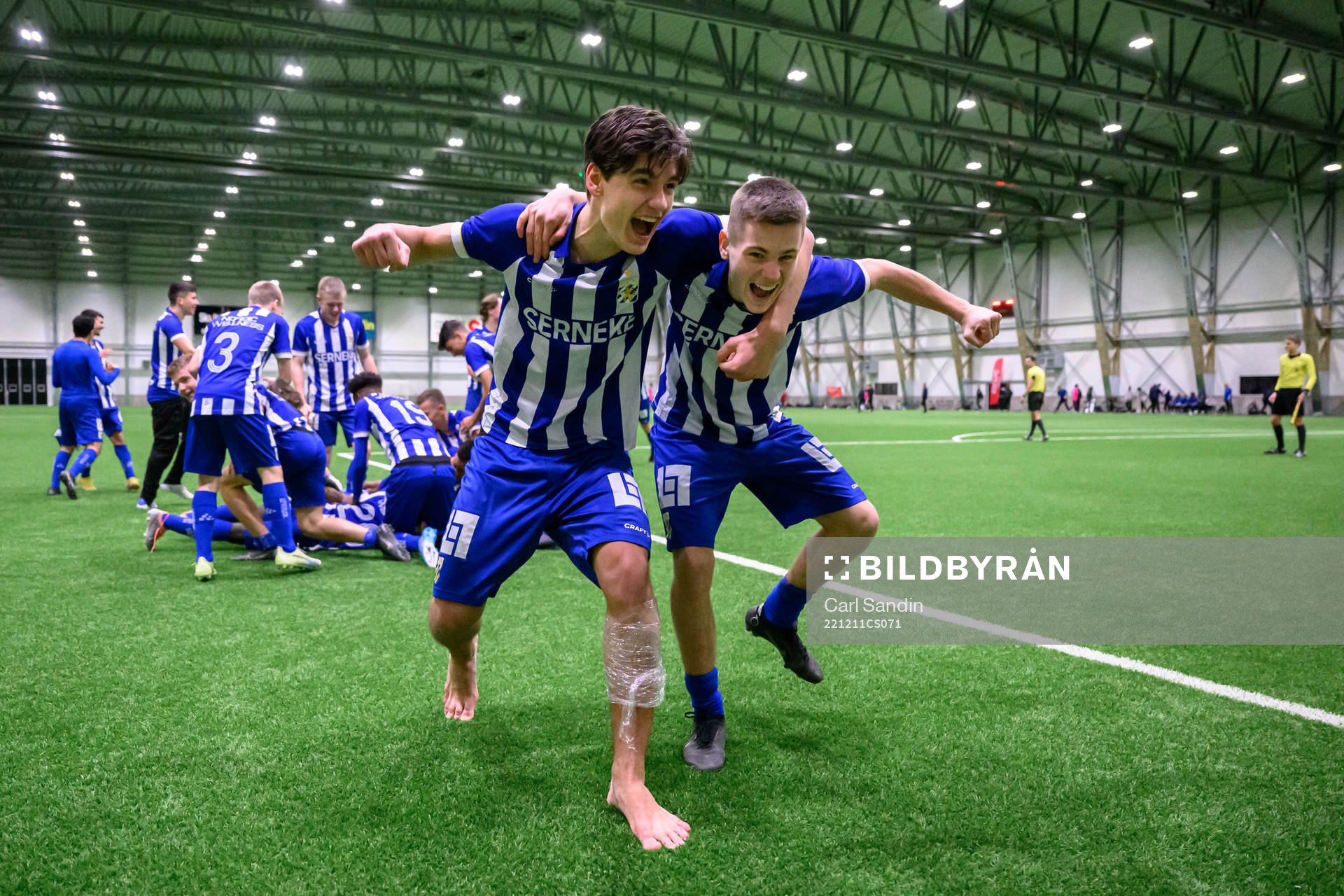 IFK Göteborgs Leon Dusi och Leo Radakovic jublar