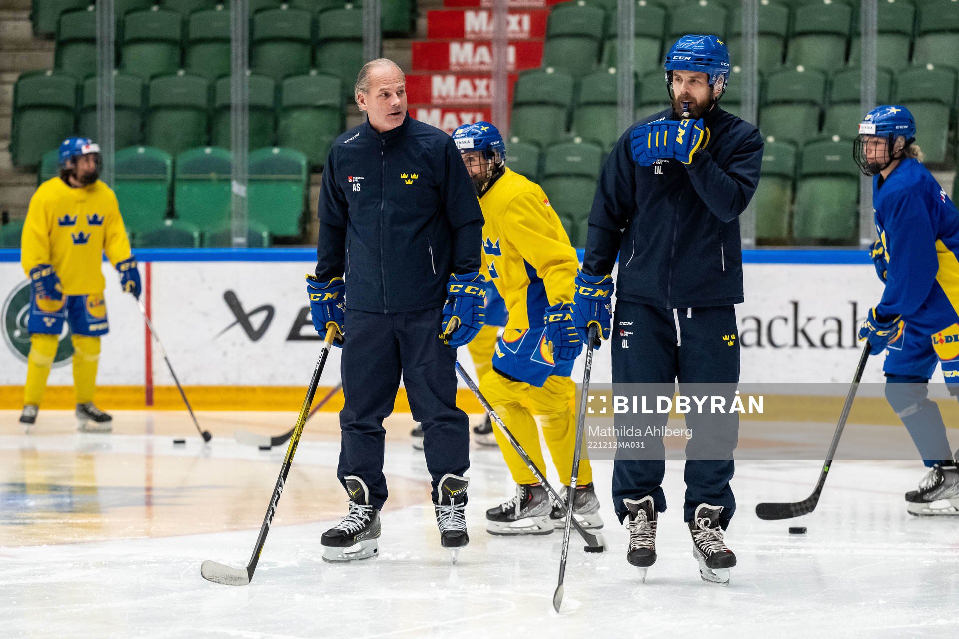 Assistant coach Andreas Spångberg and head coach Ulf