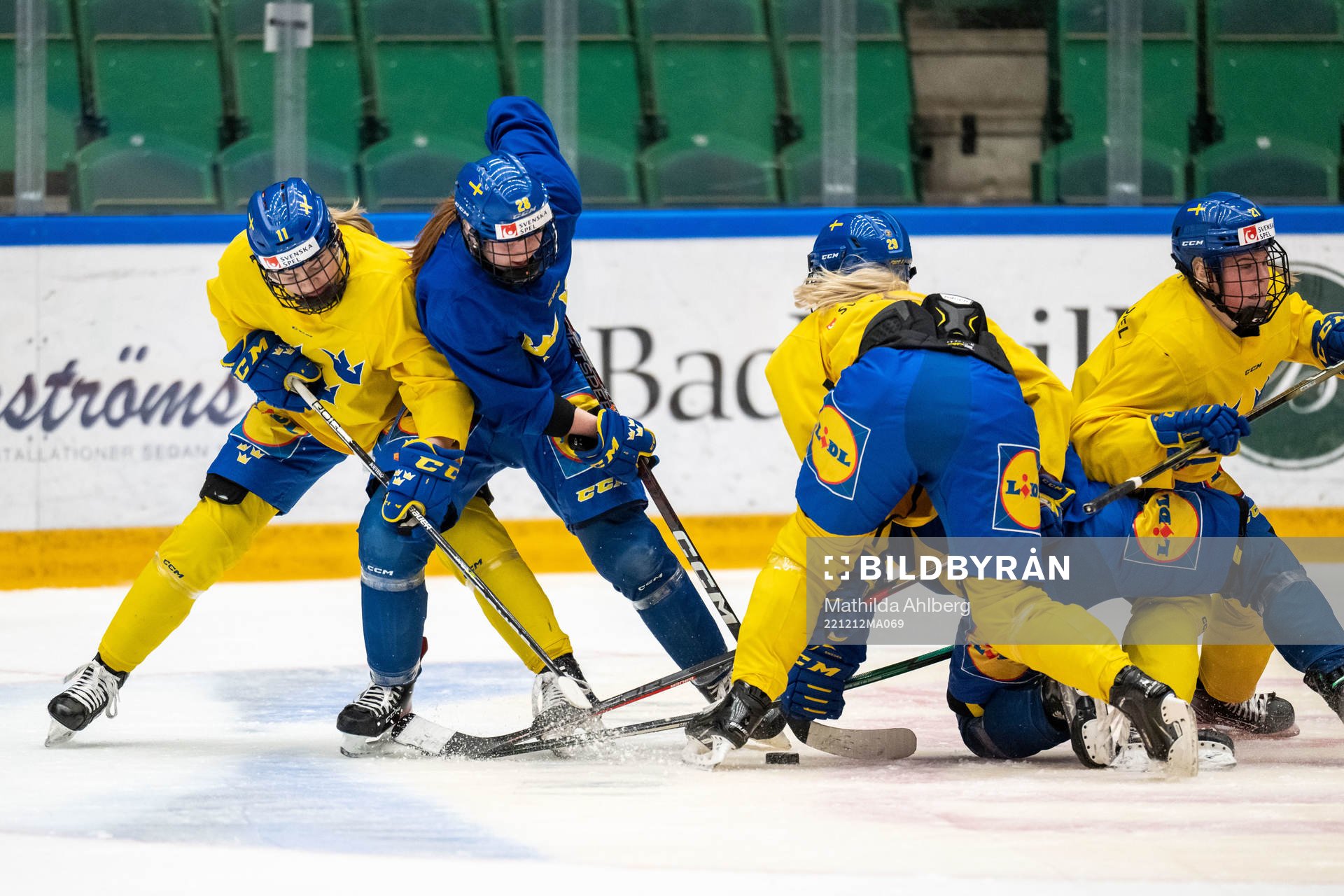 Josefin Bouveng, Solveig Gisler and Lova Blom of Sweden at